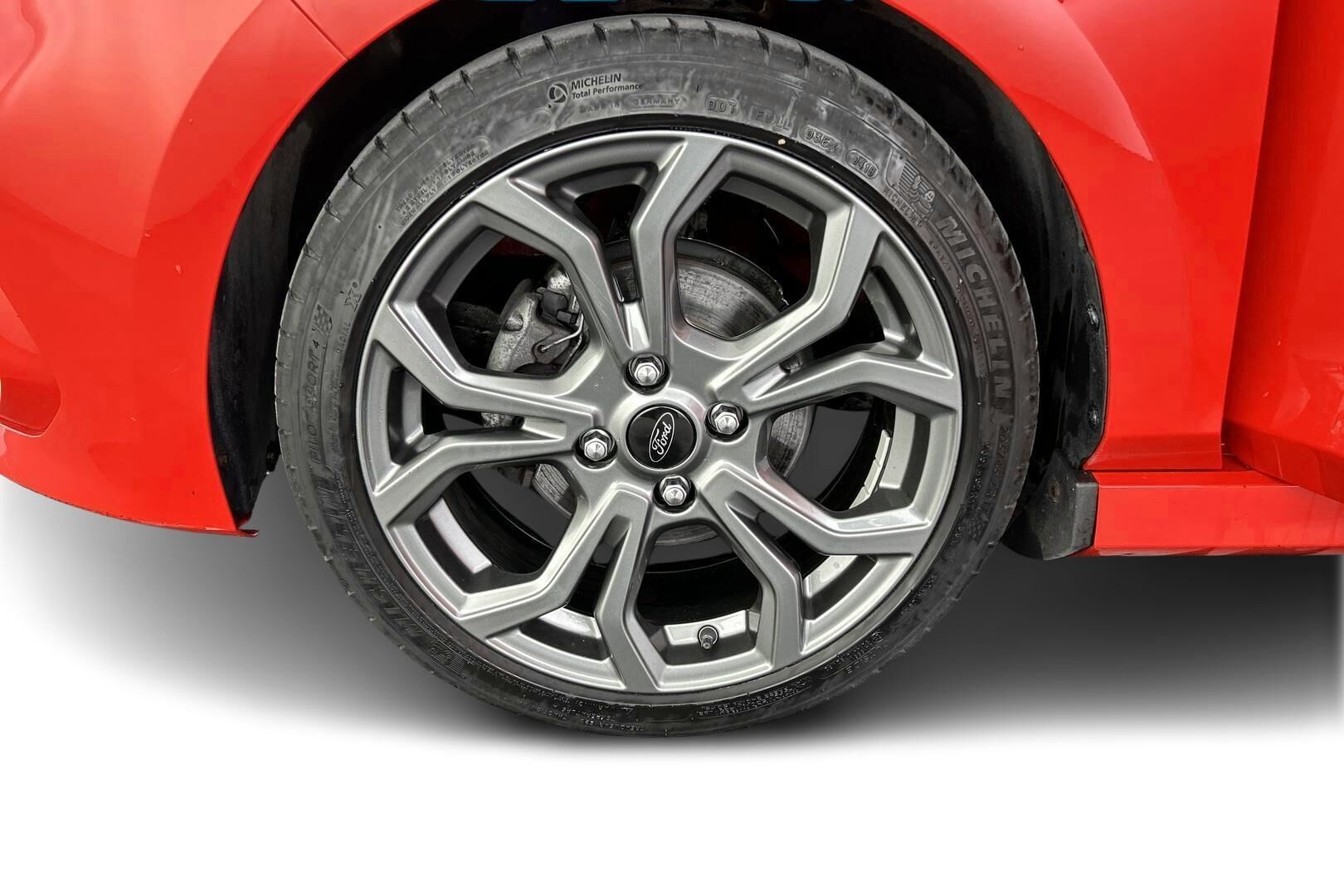 Ford Fiesta iso kuva 12