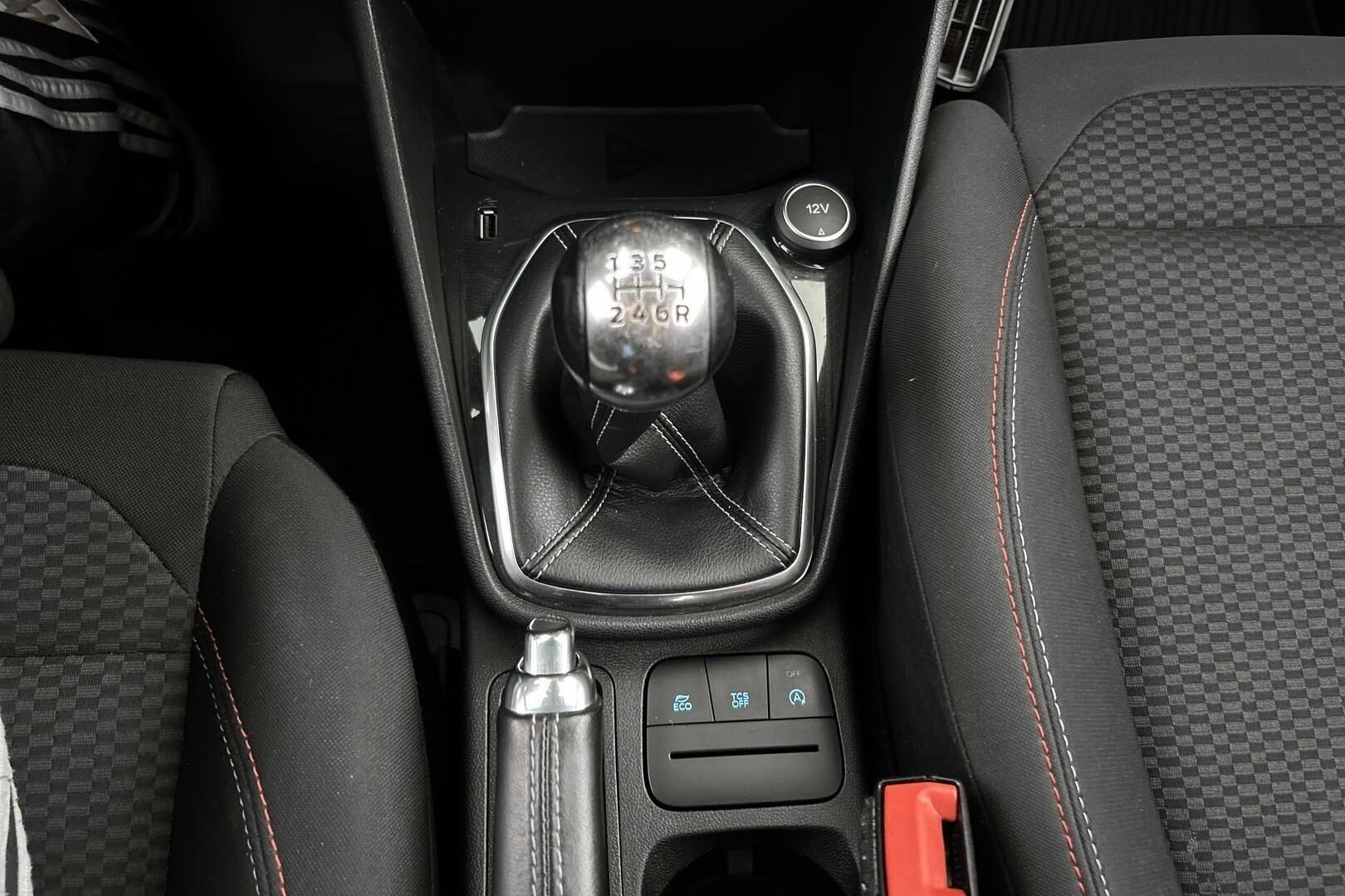Ford Fiesta iso kuva 18
