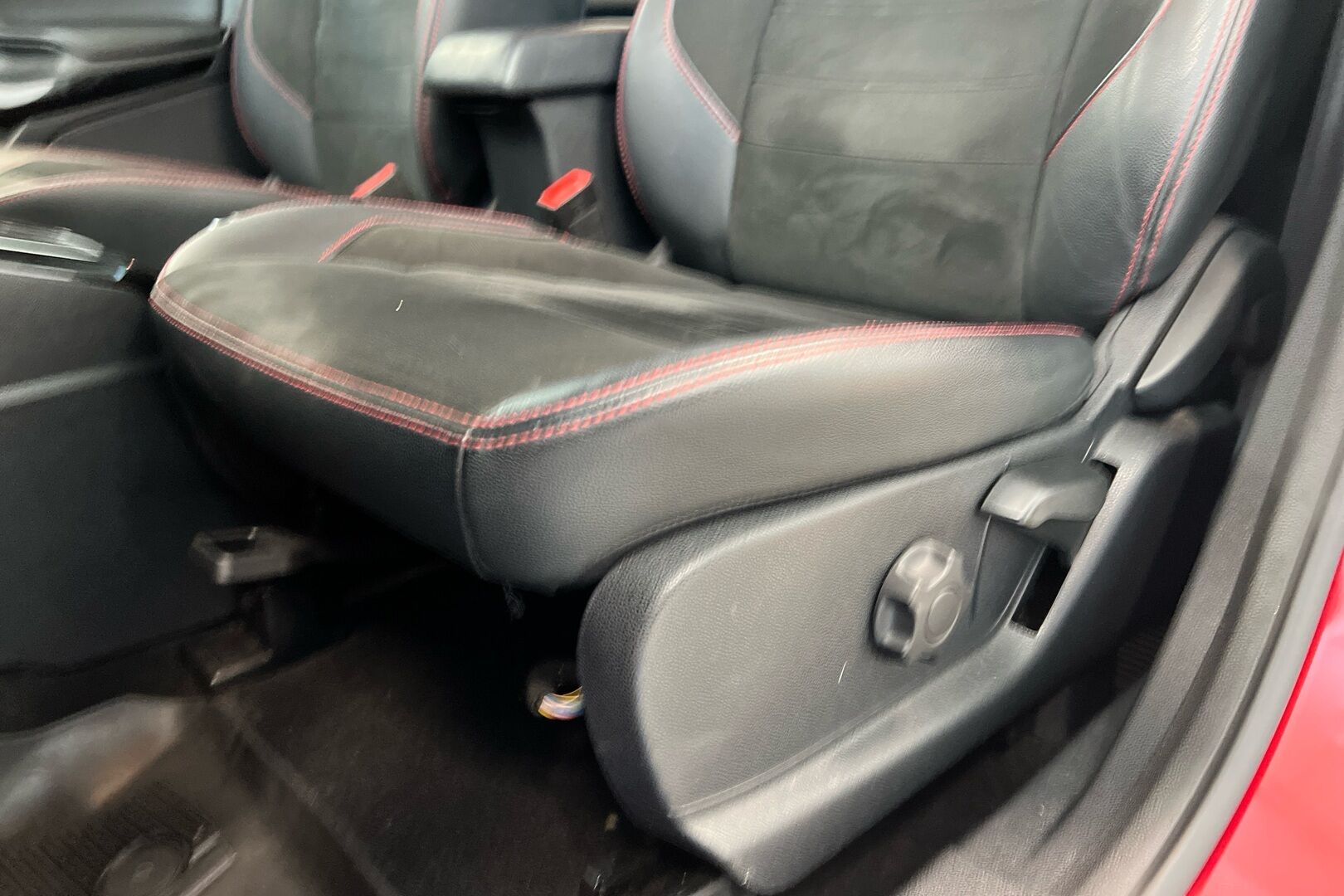 Ford Ecosport iso kuva 20