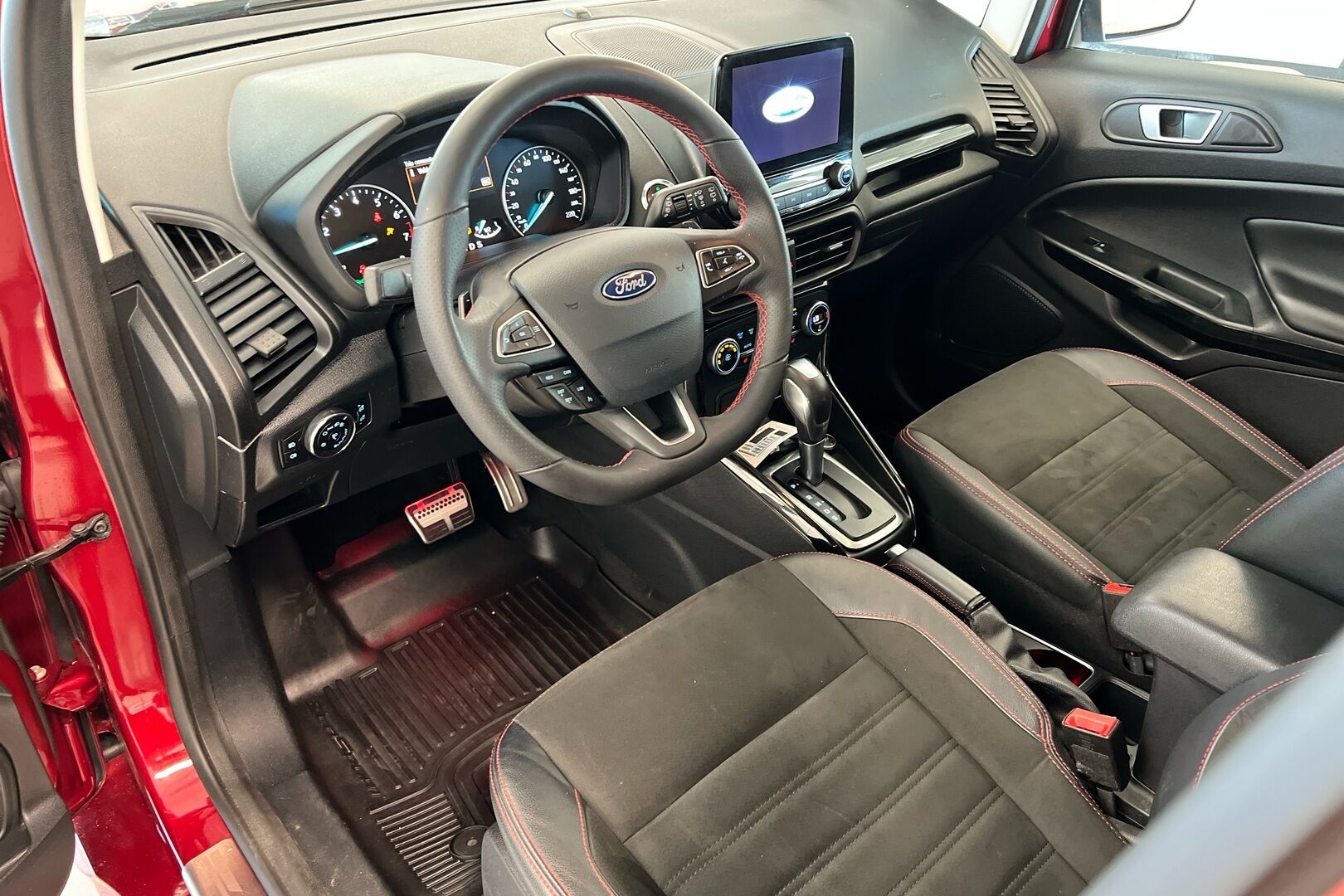 Ford Ecosport iso kuva 7