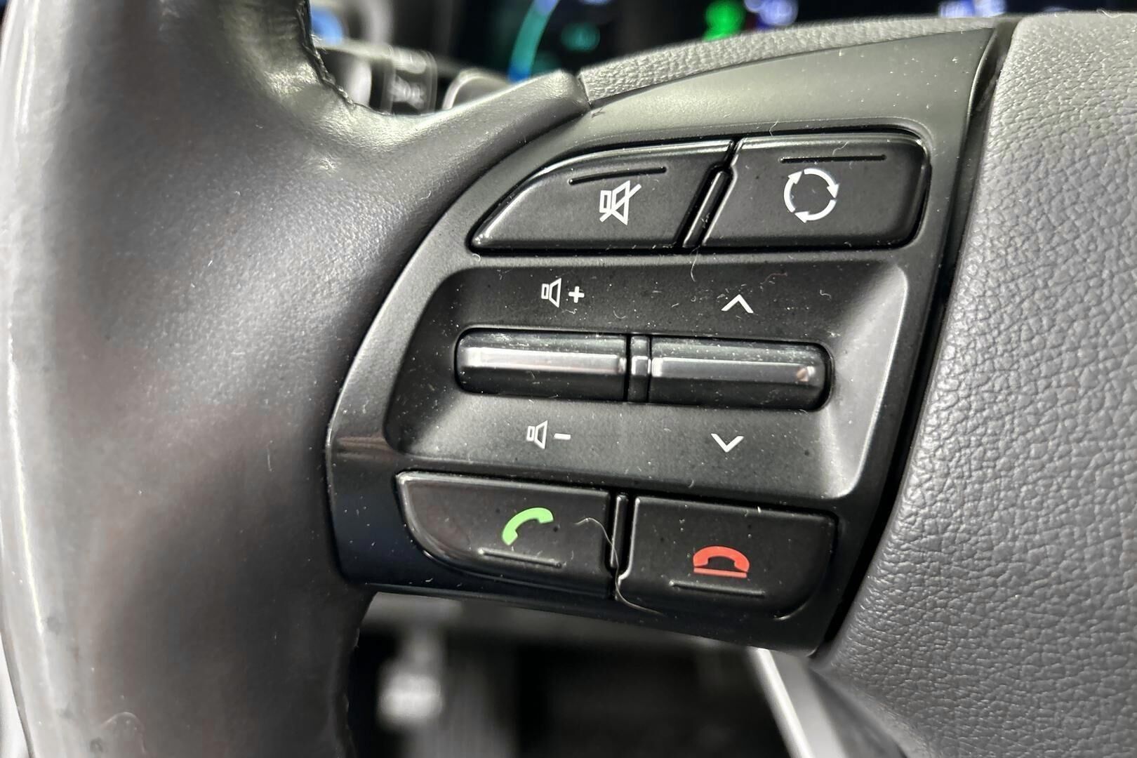 Hyundai IONIQ hybrid iso kuva 15