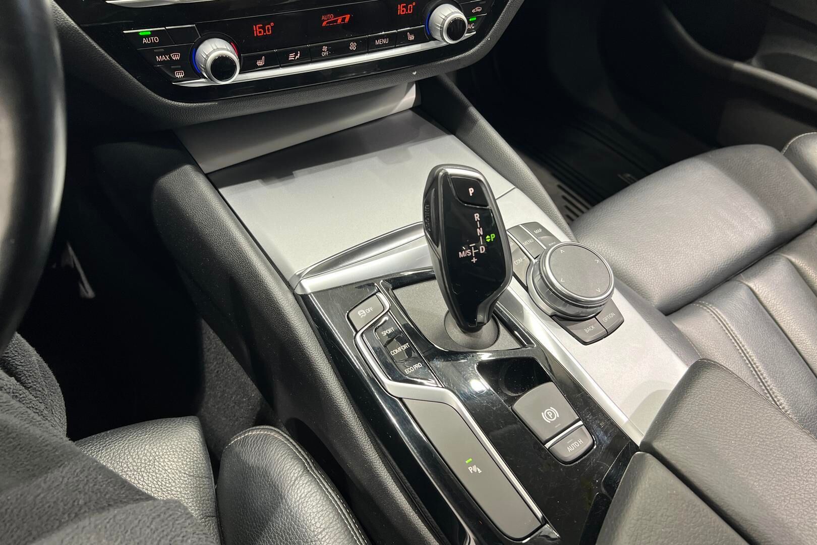 BMW 5-sarja iso kuva 23