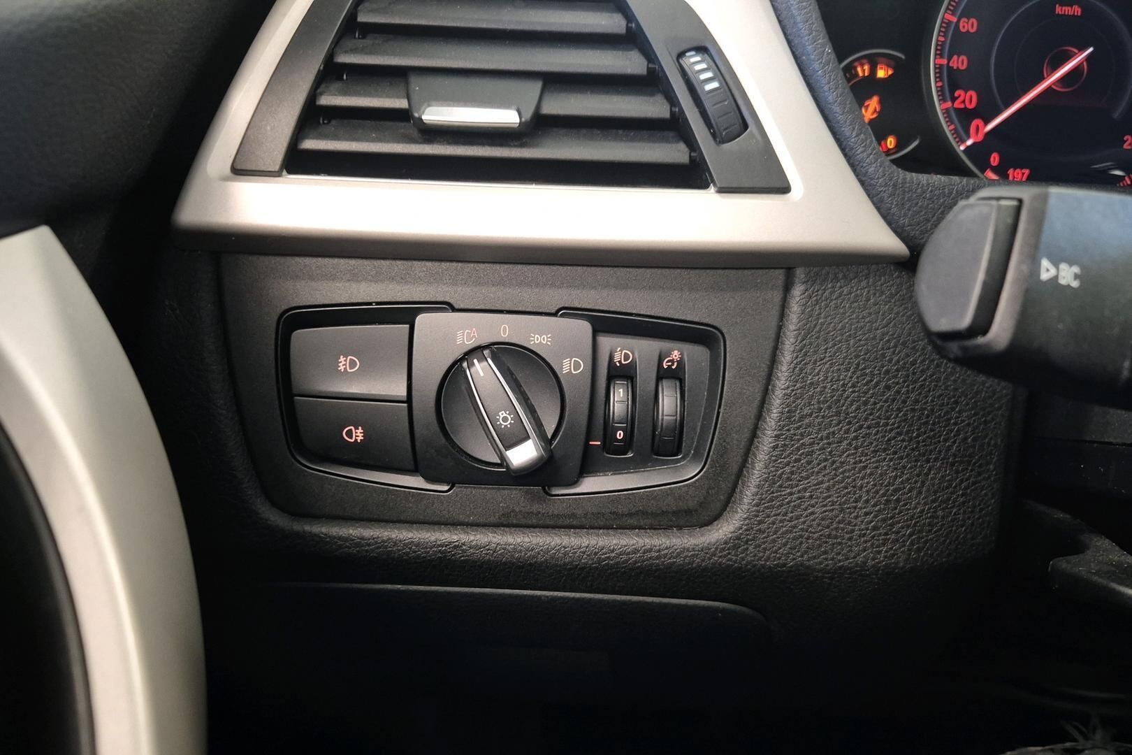 BMW 3-sarja iso kuva 22