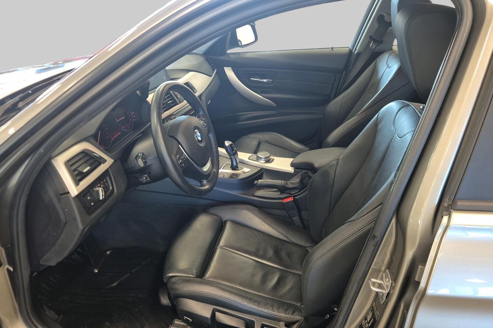 BMW 3-sarja iso kuva 5