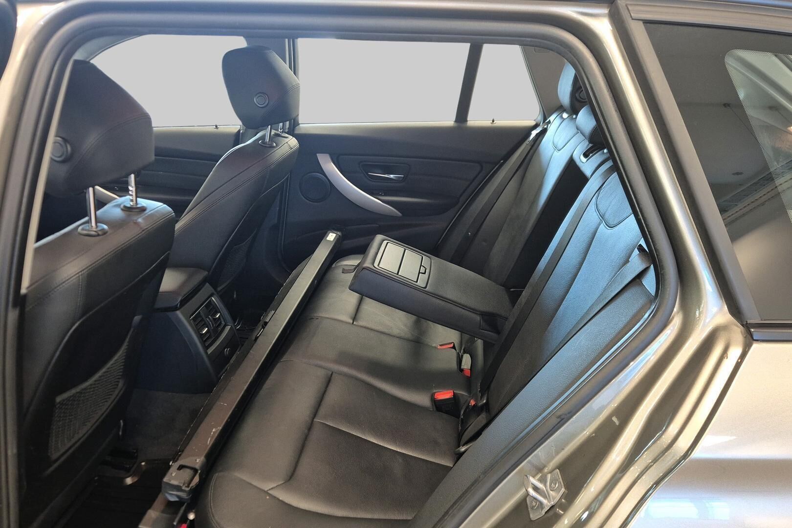 BMW 3-sarja iso kuva 17