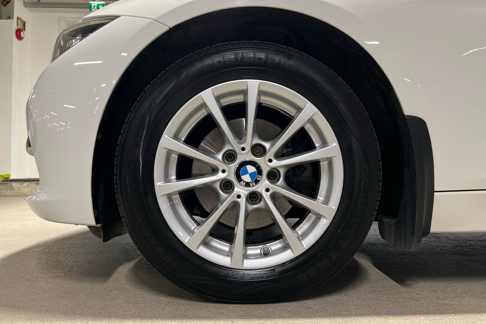 BMW 3-sarja iso kuva 16