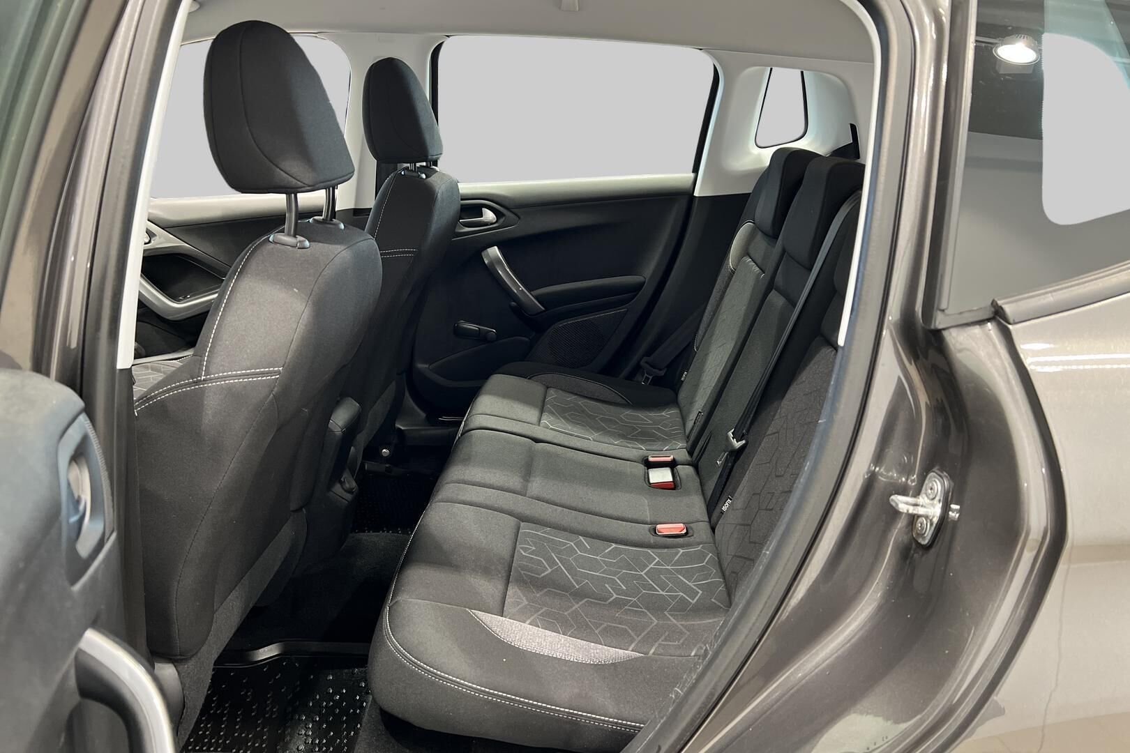Peugeot 2008 iso kuva 22