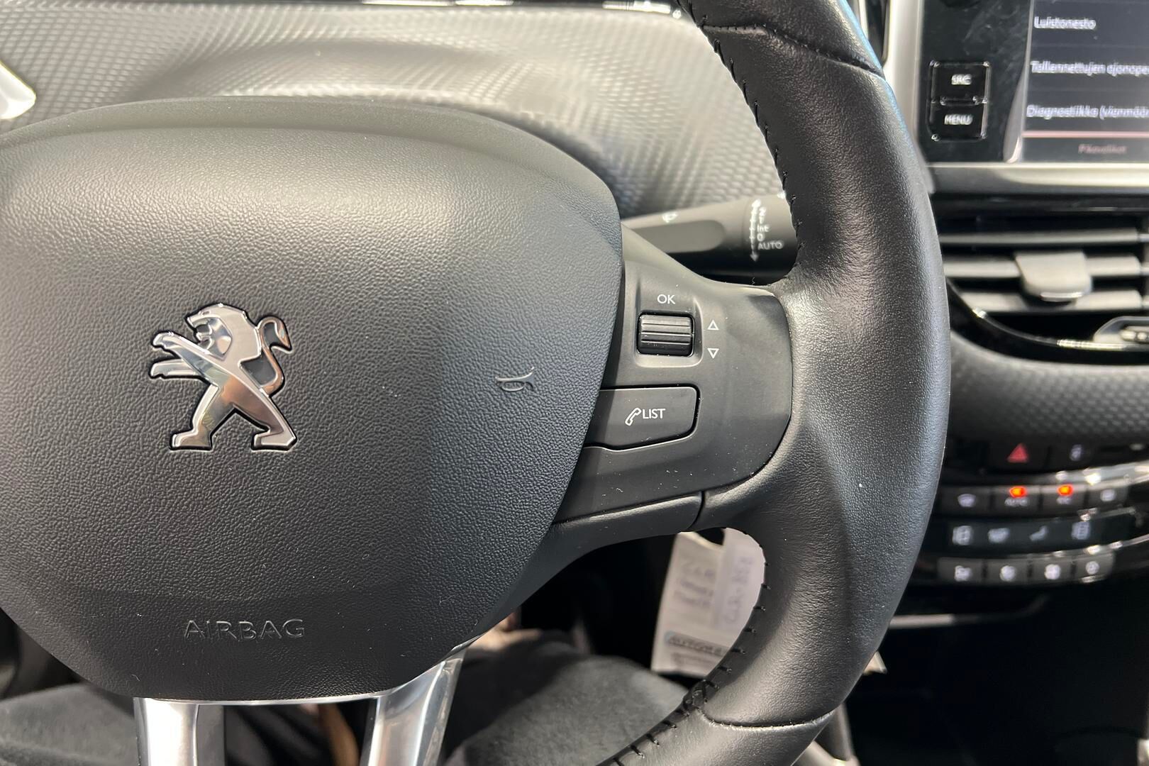 Peugeot 2008 iso kuva 13