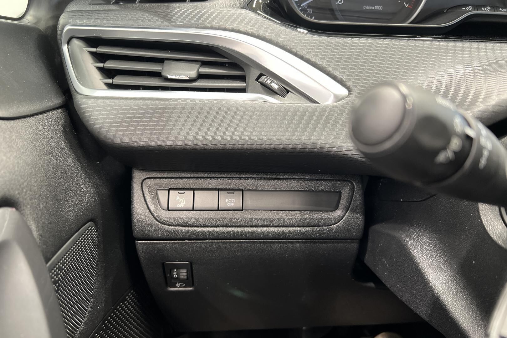 Peugeot 2008 iso kuva 26