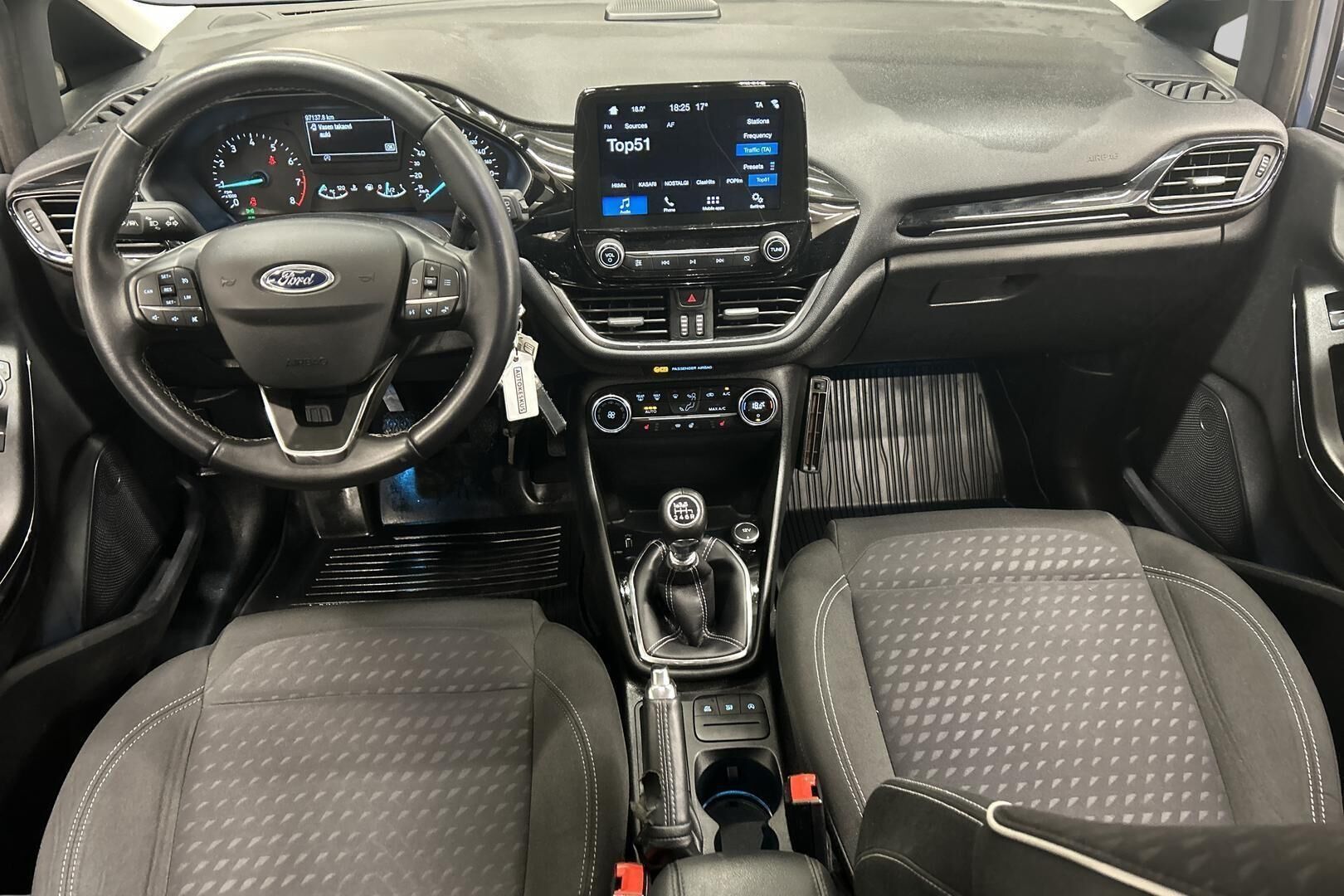 Ford Fiesta iso kuva 11