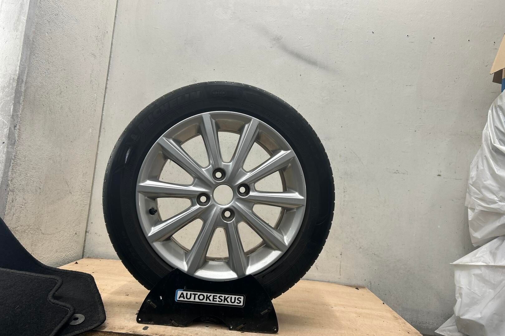 Ford Fiesta iso kuva 13