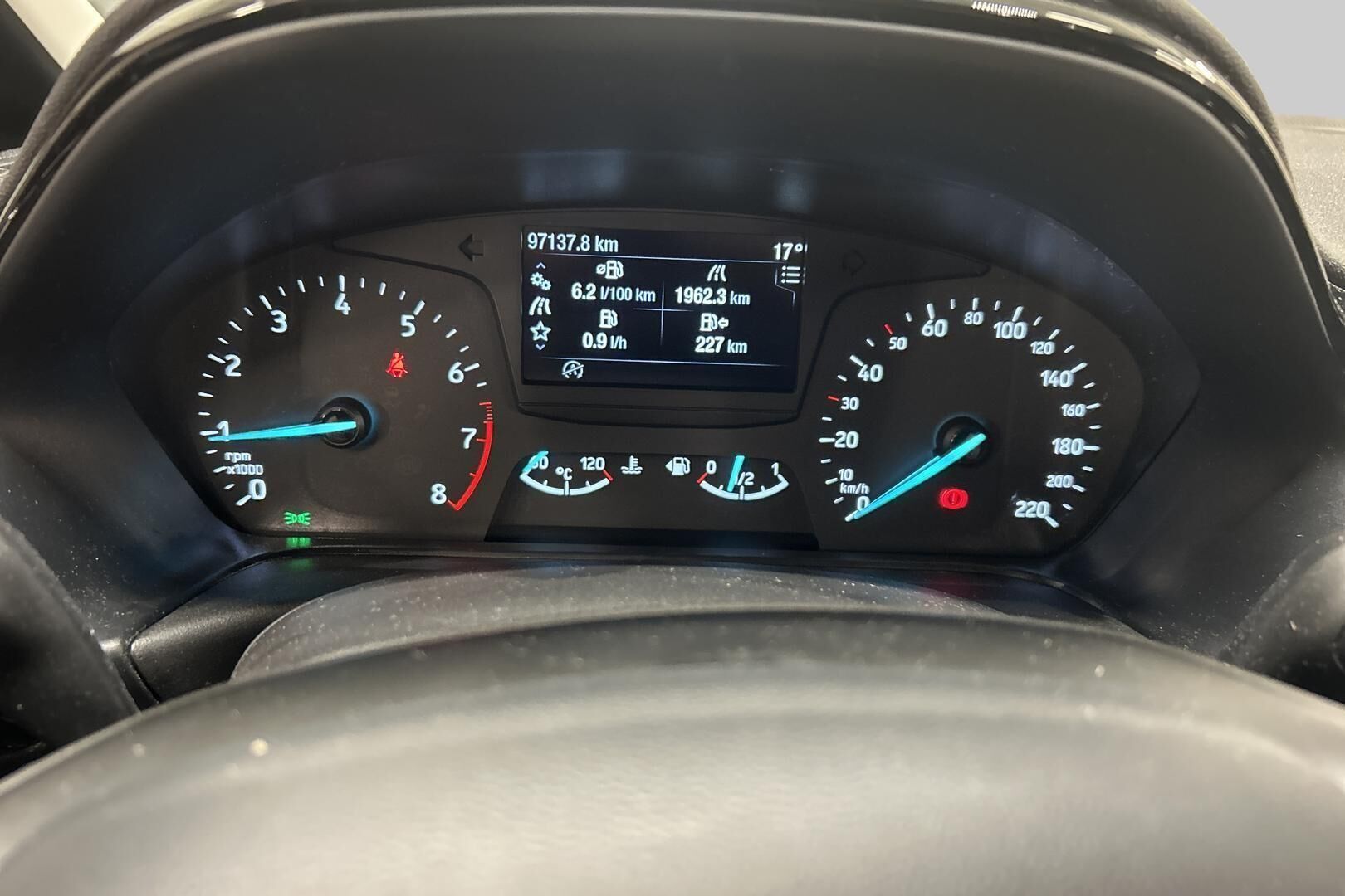 Ford Fiesta iso kuva 26