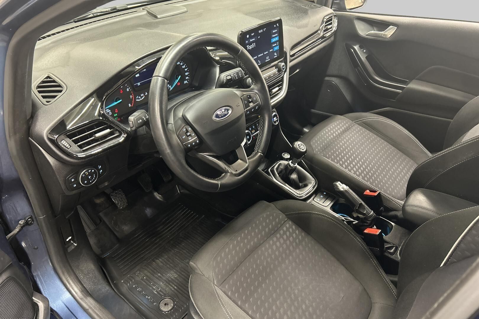 Ford Fiesta iso kuva 9