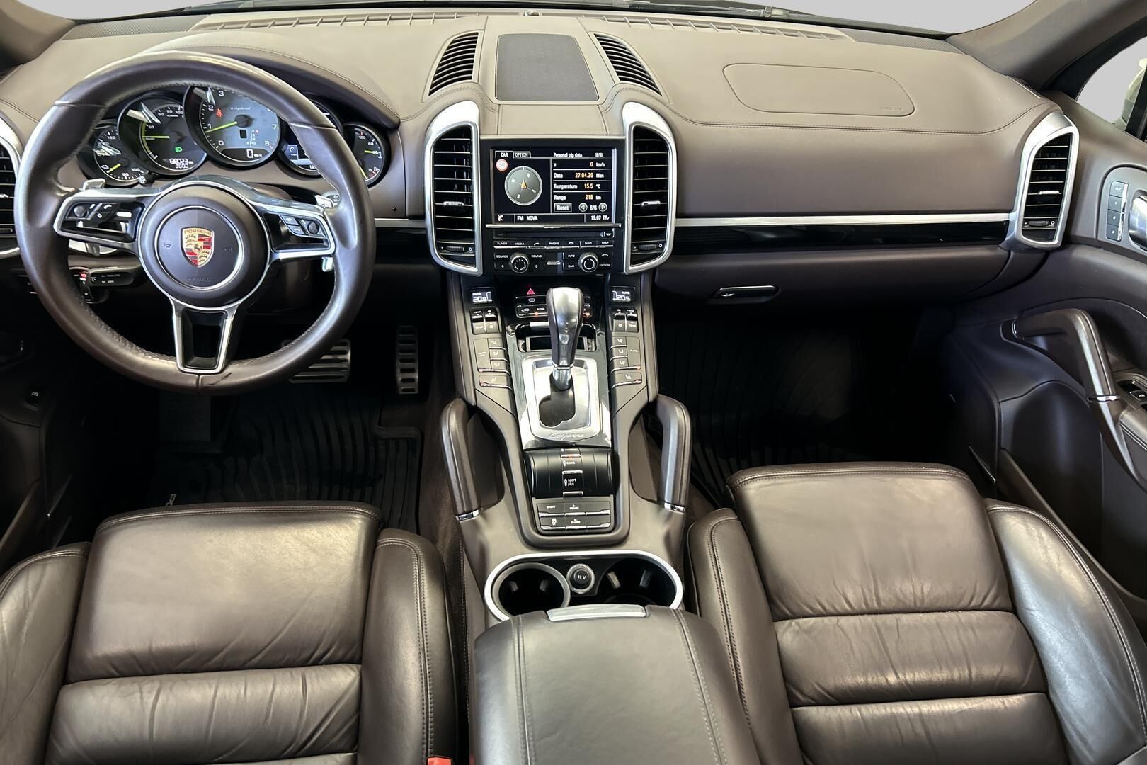 Porsche Cayenne iso kuva 30