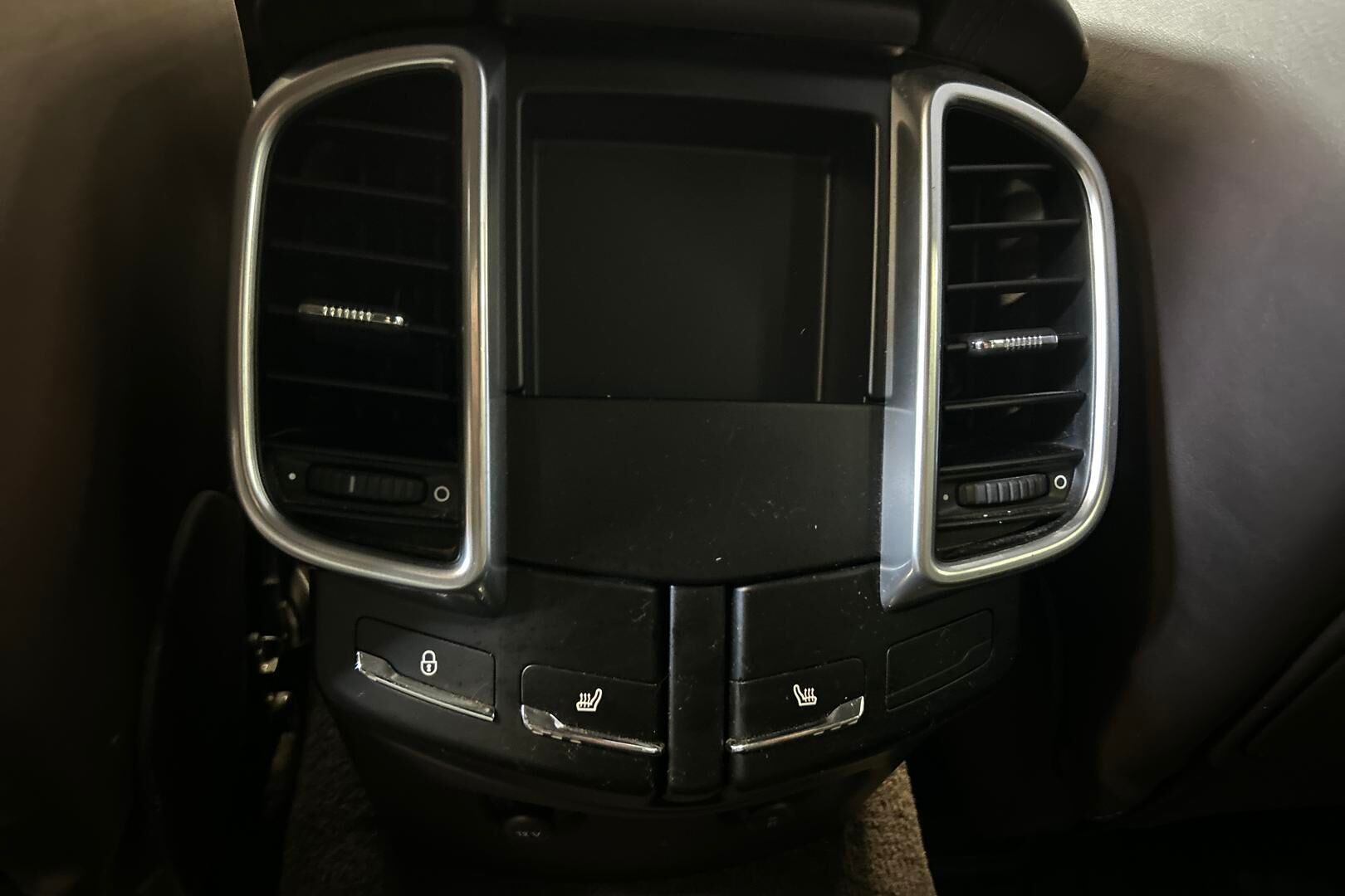 Porsche Cayenne iso kuva 32