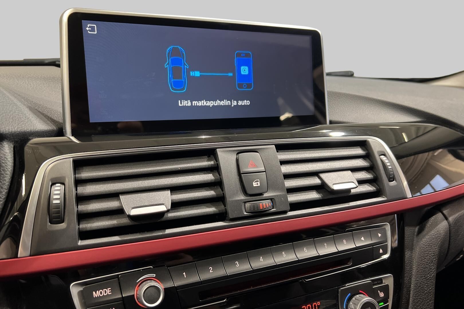 BMW 3-sarja iso kuva 17