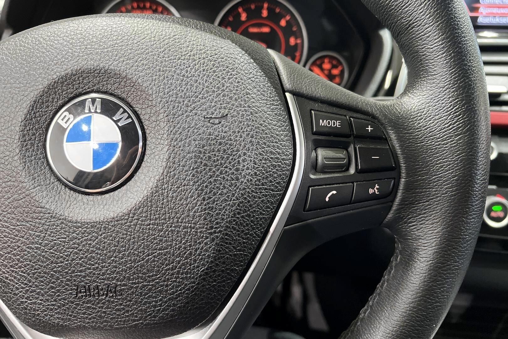 BMW 3-sarja iso kuva 24