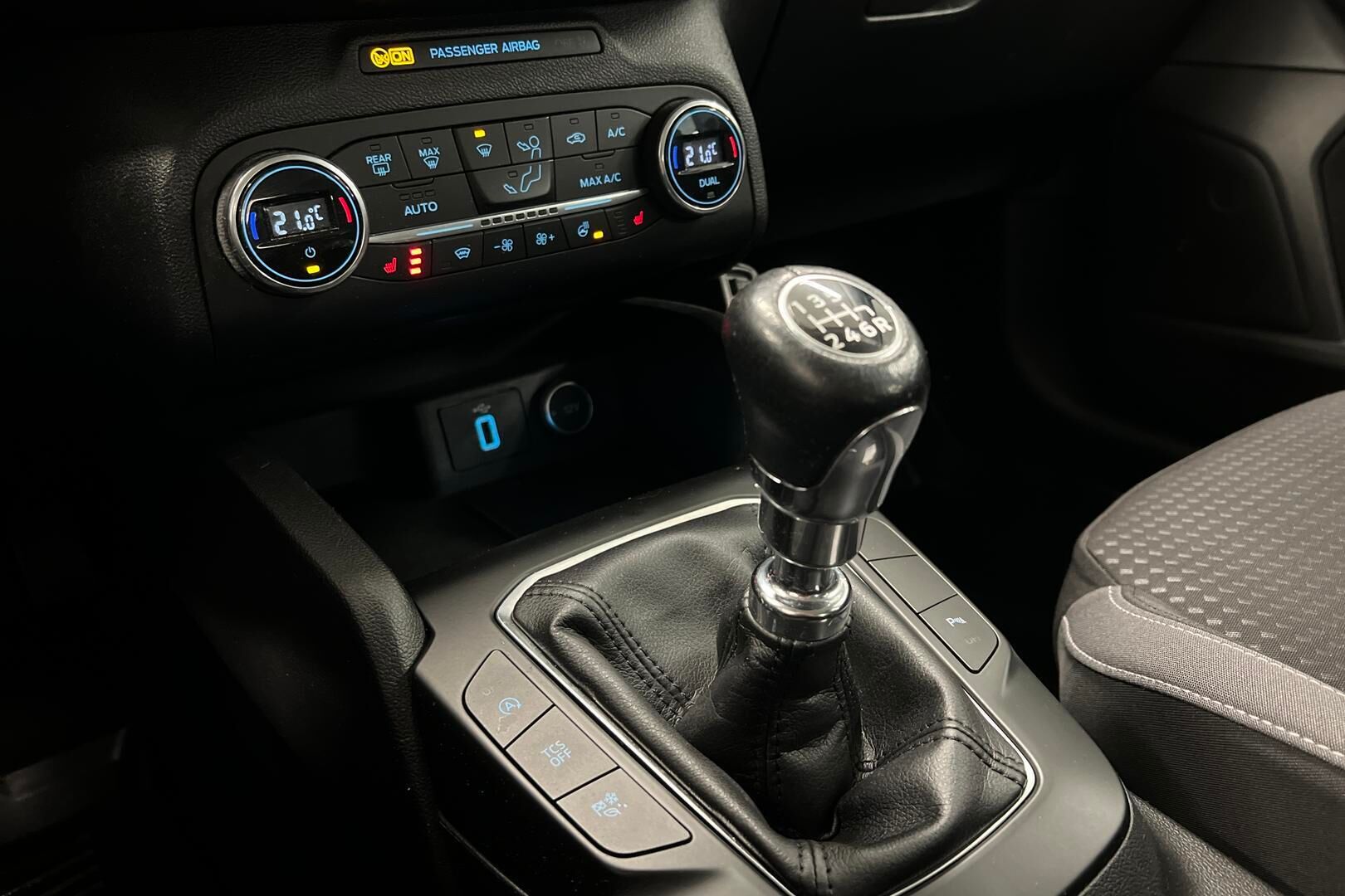 Ford Focus iso kuva 19