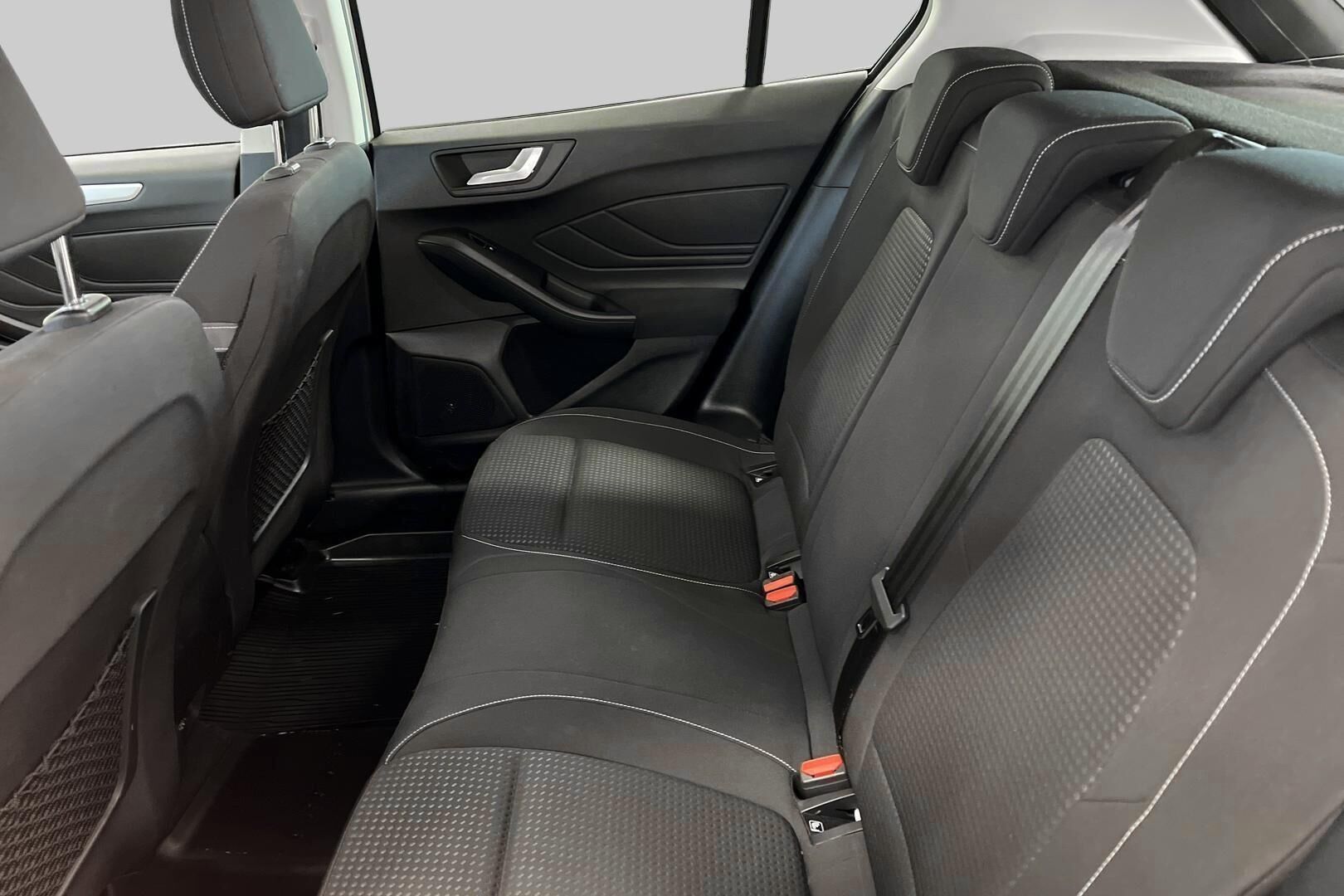 Ford Focus iso kuva 9