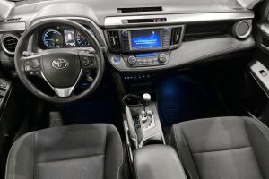 Toyota RAV4 esikatselu 10