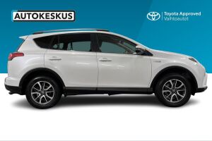 Toyota RAV4 esikatselu 3