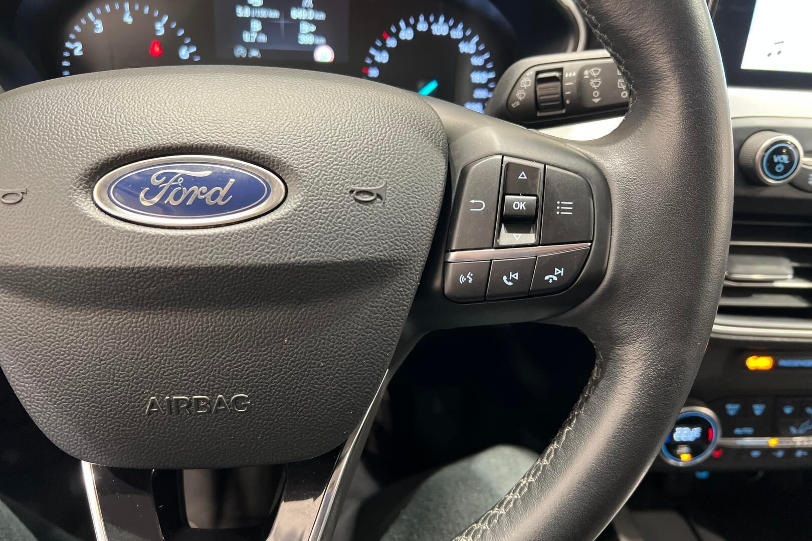 Ford Focus iso kuva 23