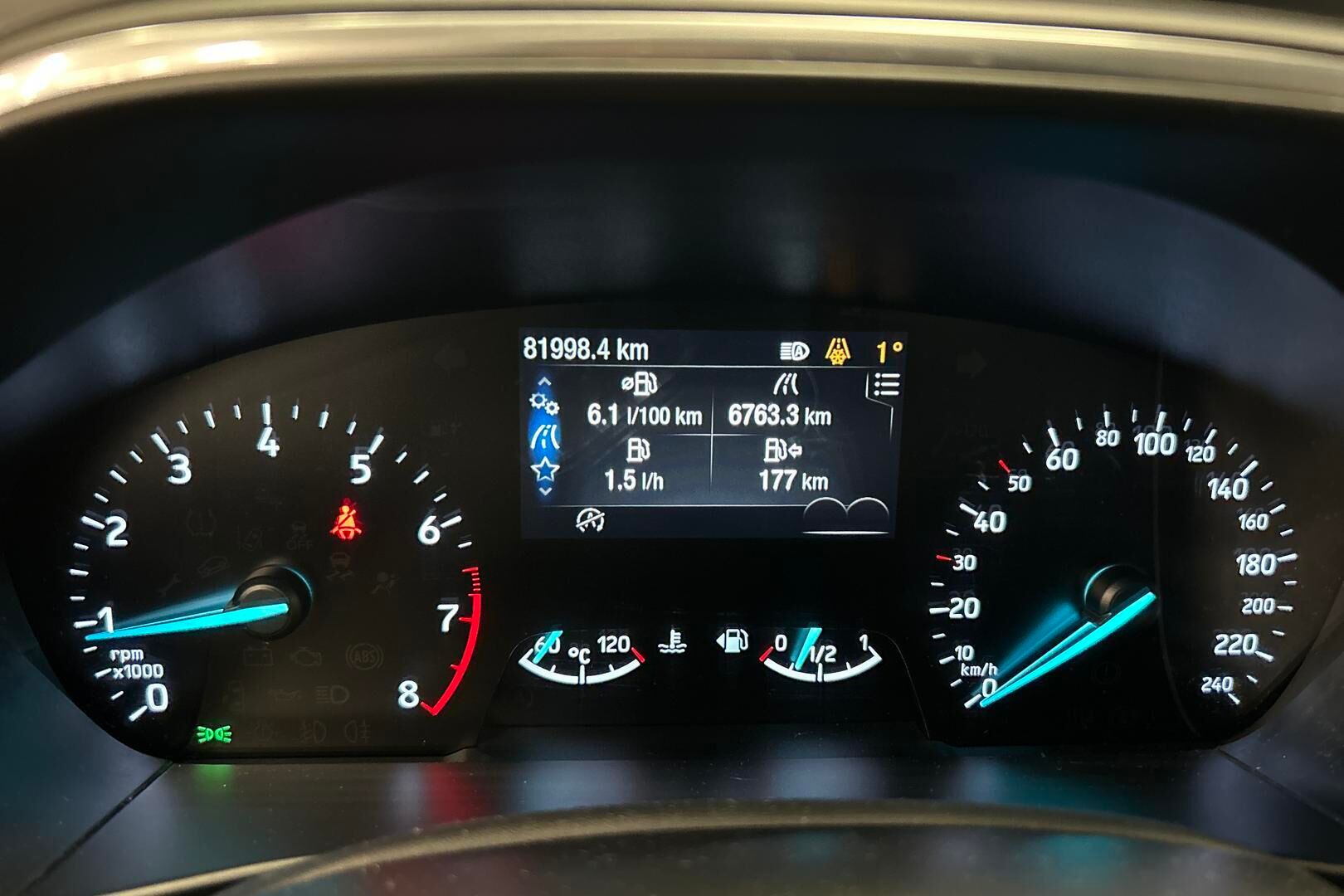 Ford Focus iso kuva 13