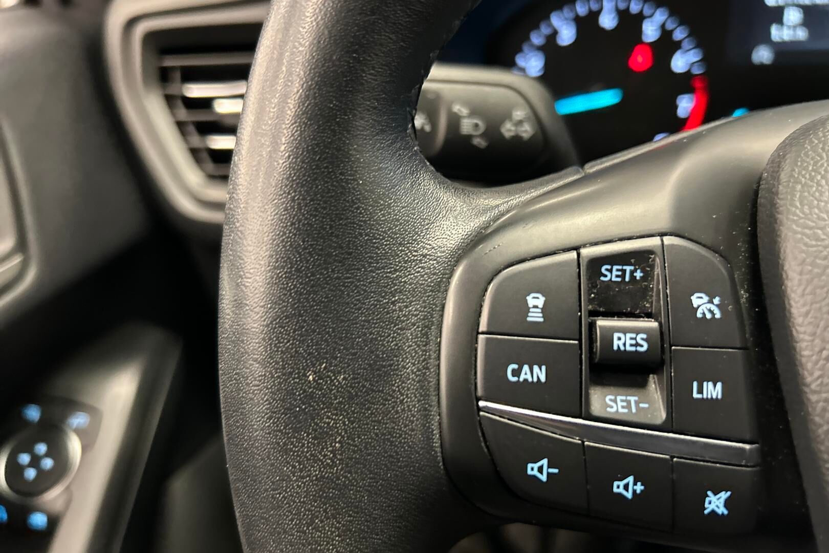 Ford Focus iso kuva 21