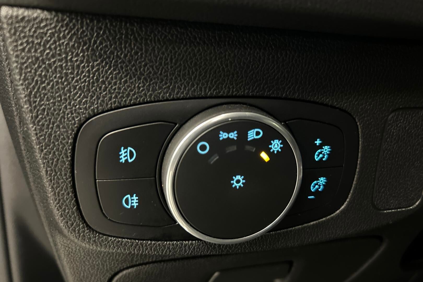 Ford Focus iso kuva 22