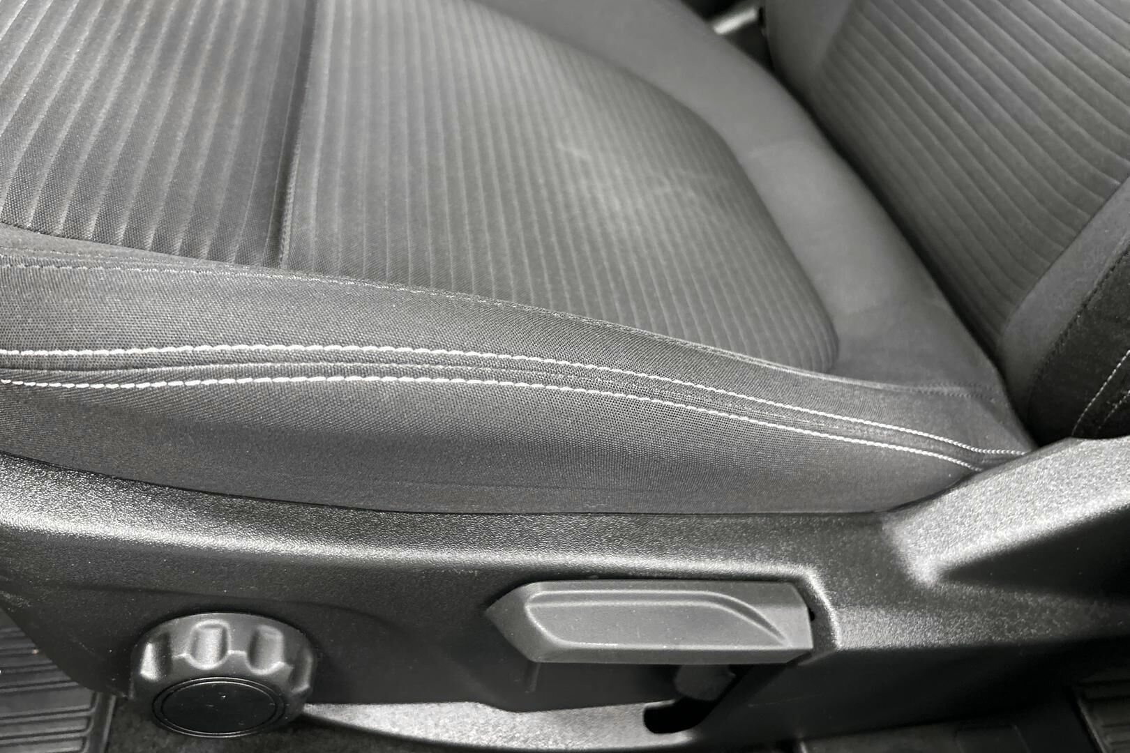 Ford Focus iso kuva 23