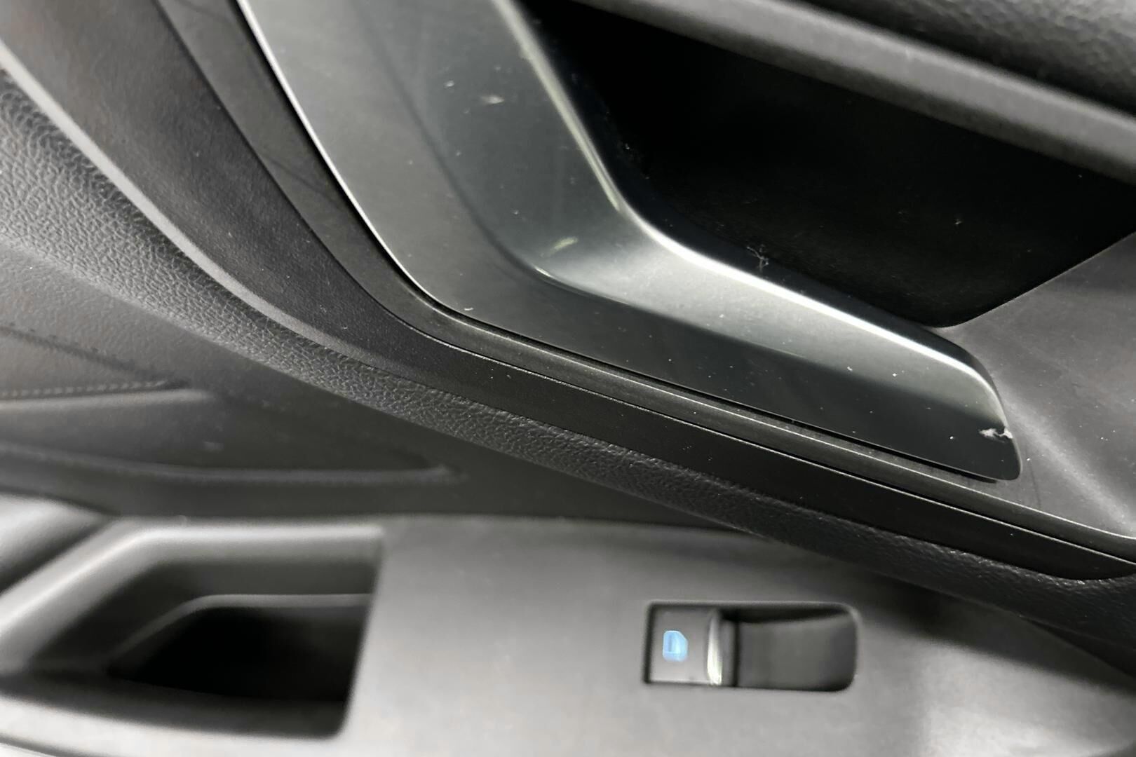 Ford Focus iso kuva 25