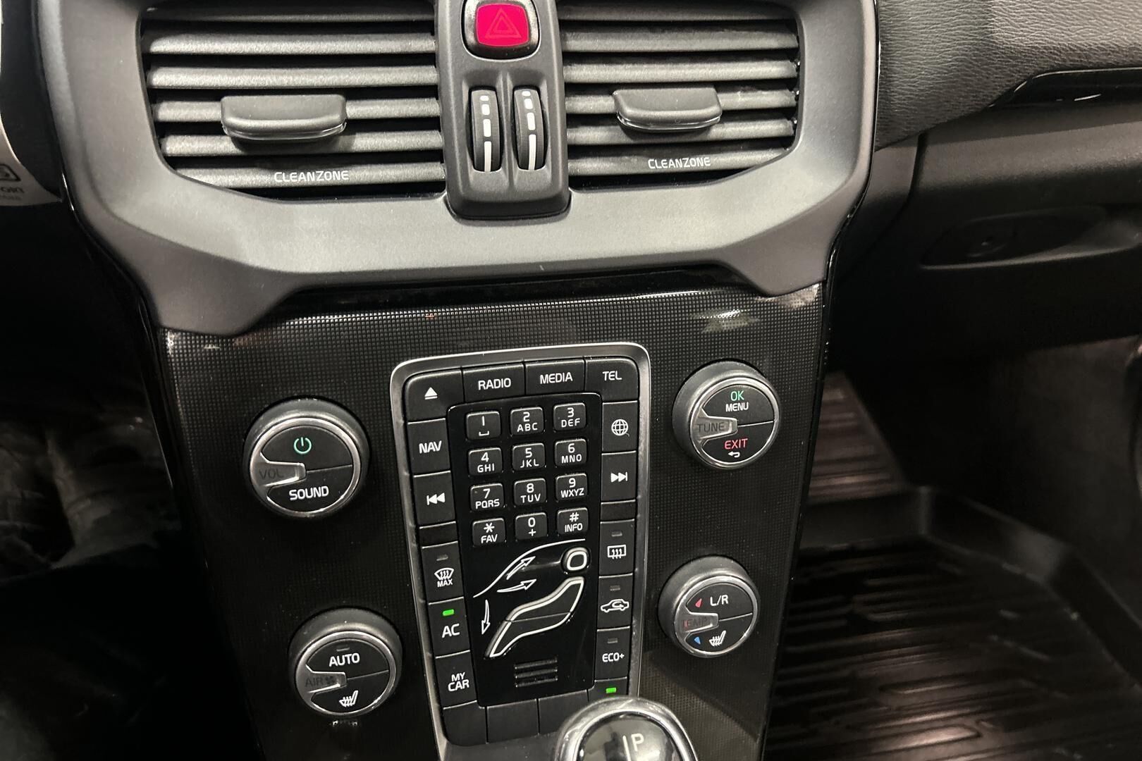 Volvo V40 iso kuva 16