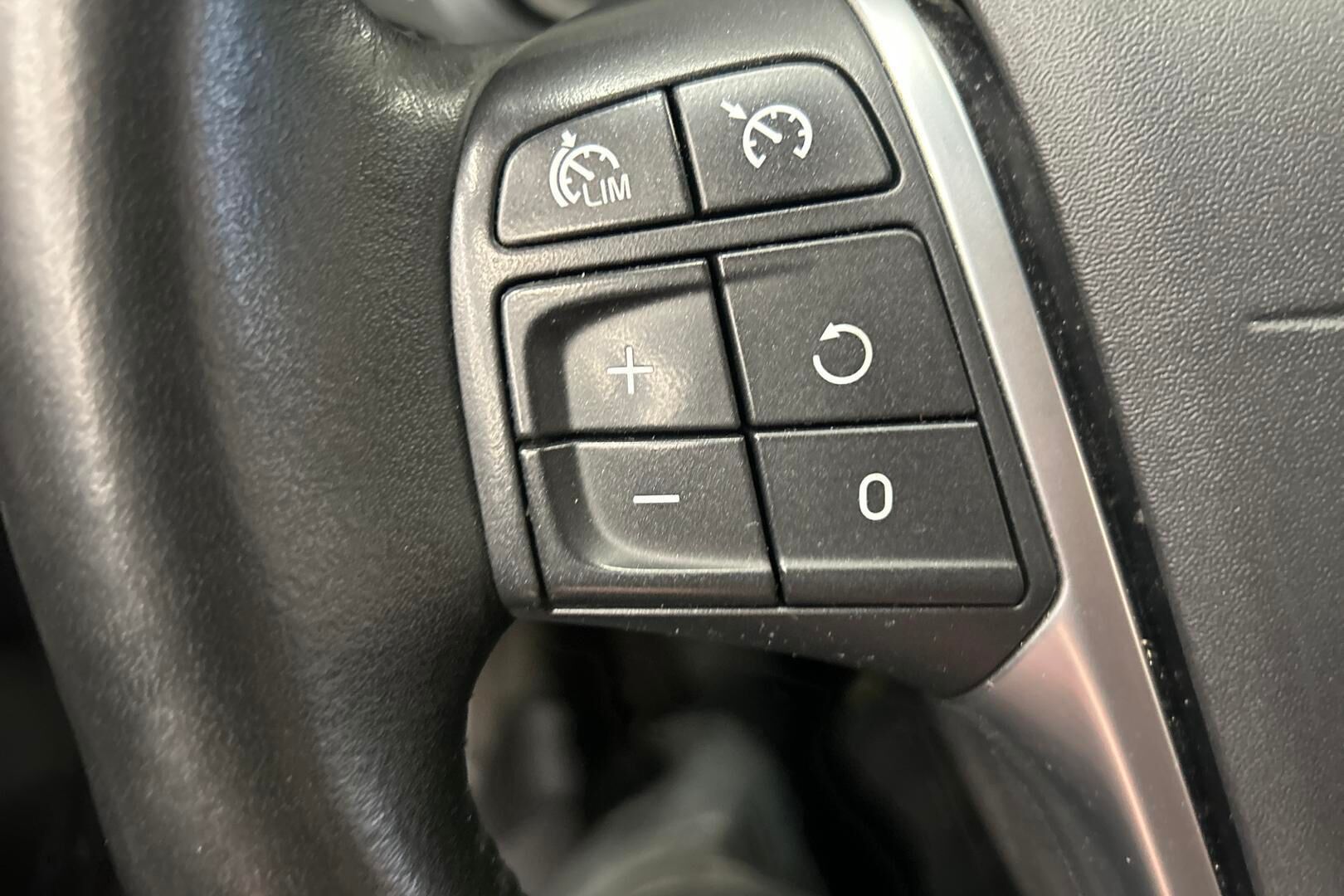 Volvo V40 iso kuva 19