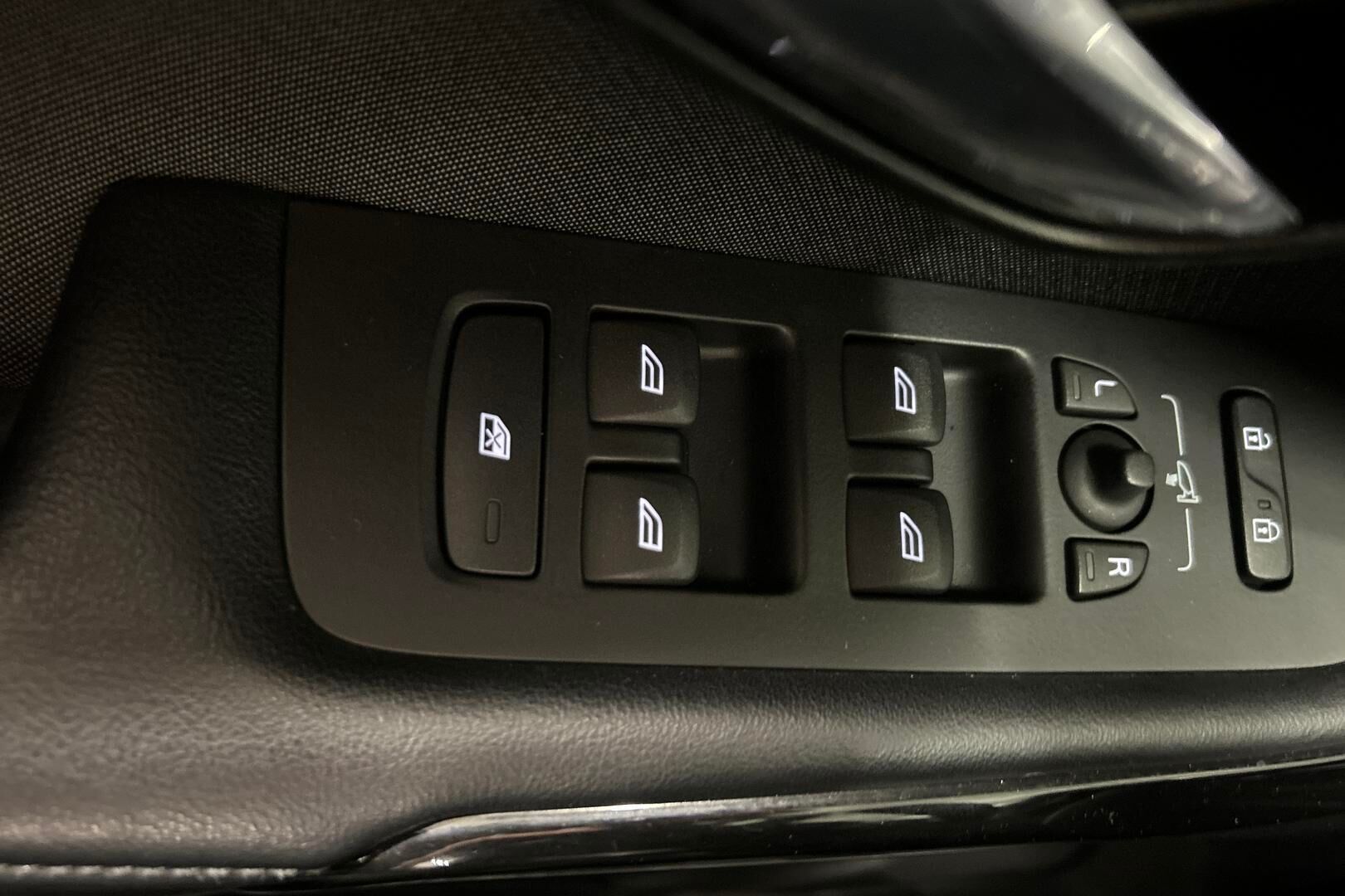 Volvo V40 iso kuva 20