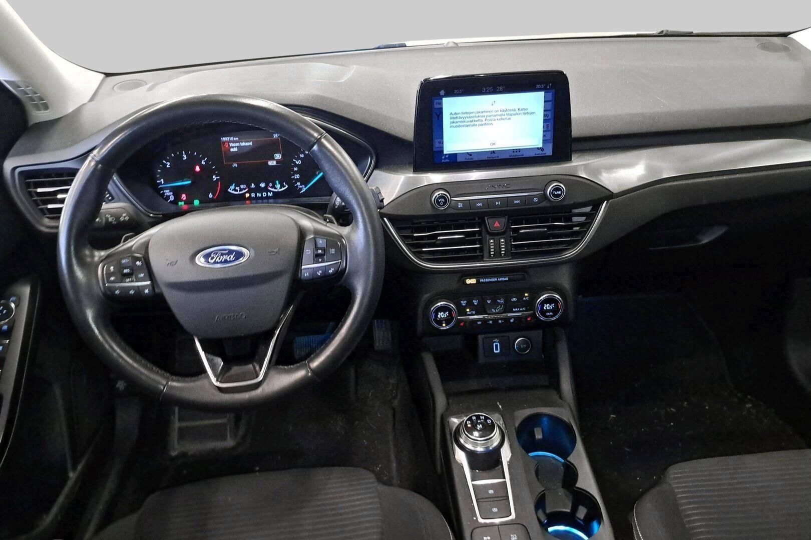 Ford Focus iso kuva 2