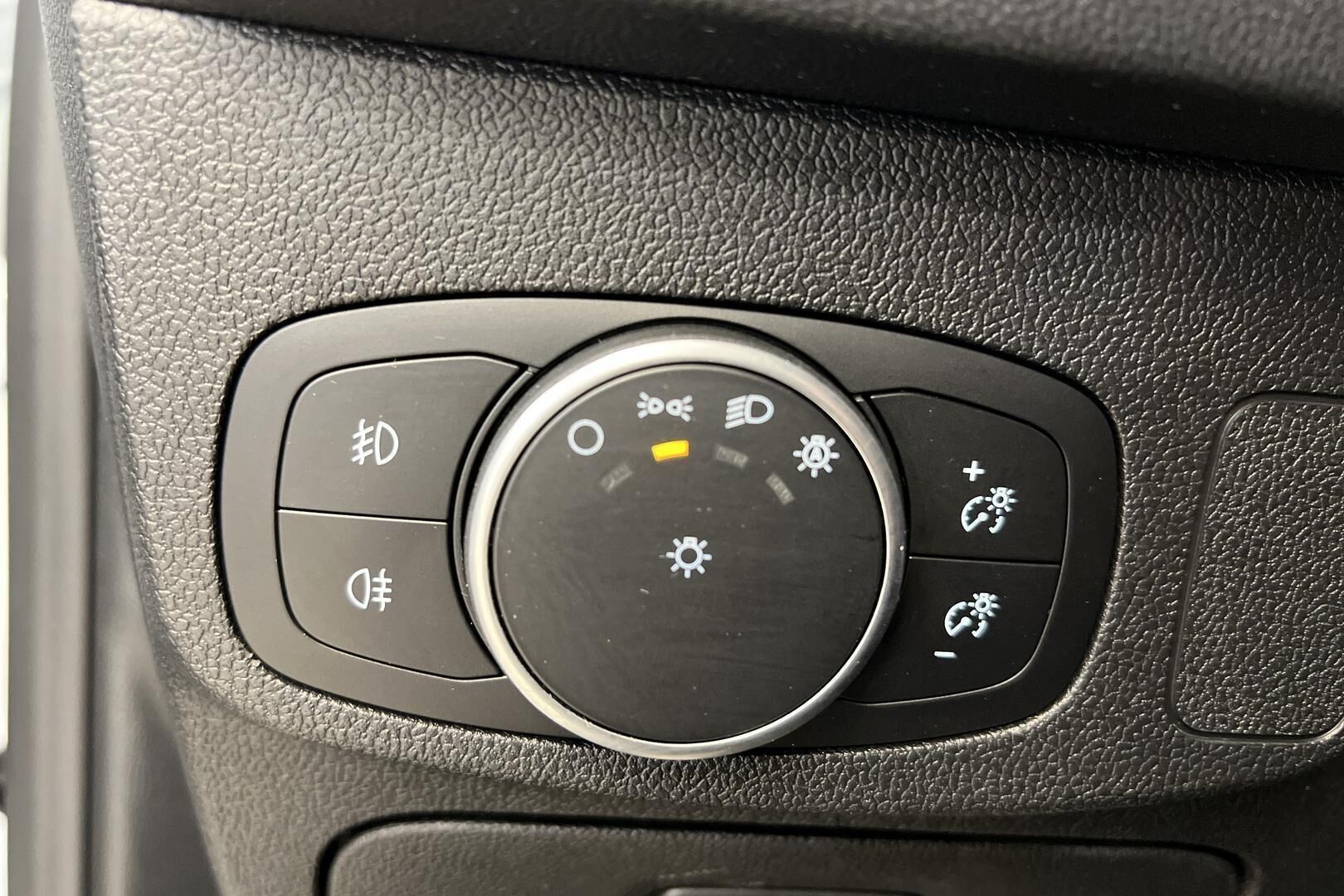 Ford Focus iso kuva 23