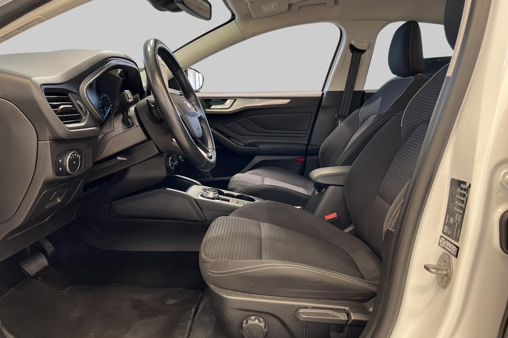 Ford Focus iso kuva 9