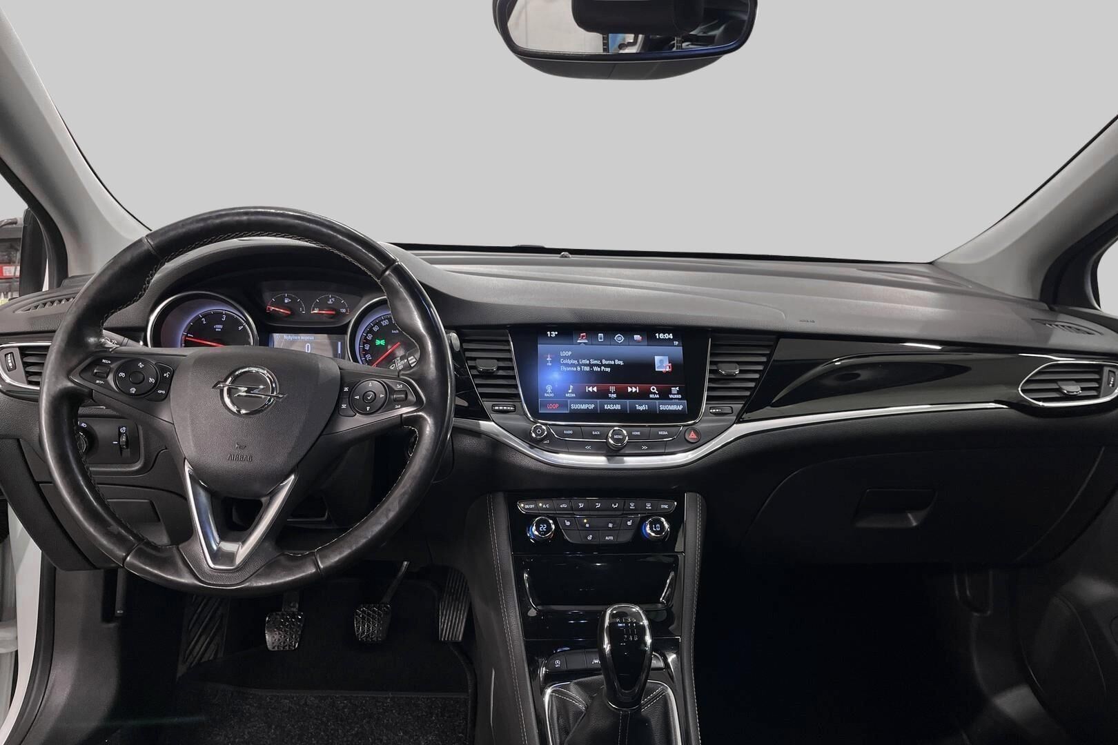 Opel Astra iso kuva 11