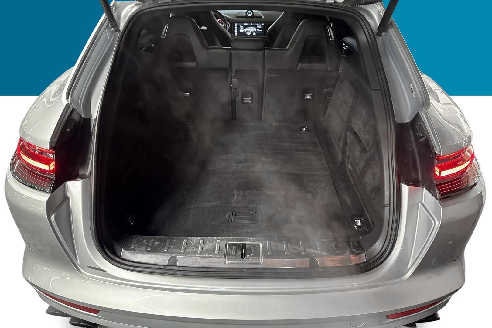 Porsche Panamera iso kuva 4