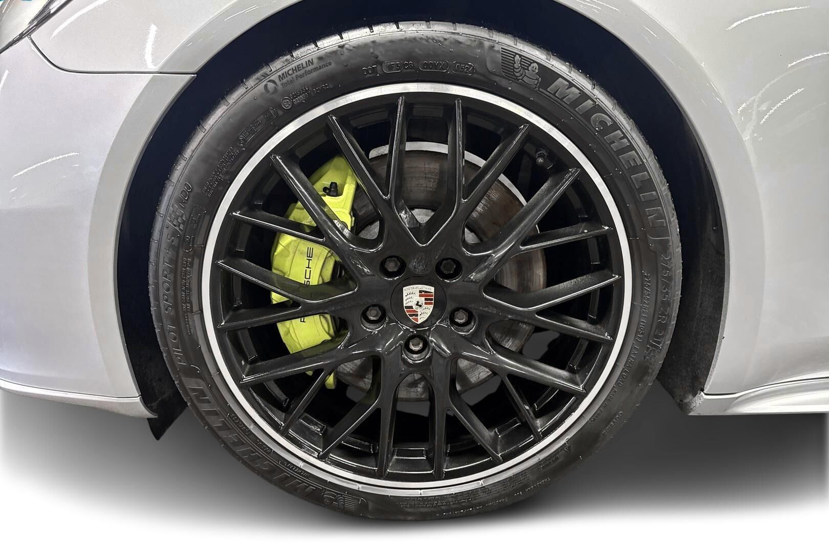 Porsche Panamera iso kuva 5