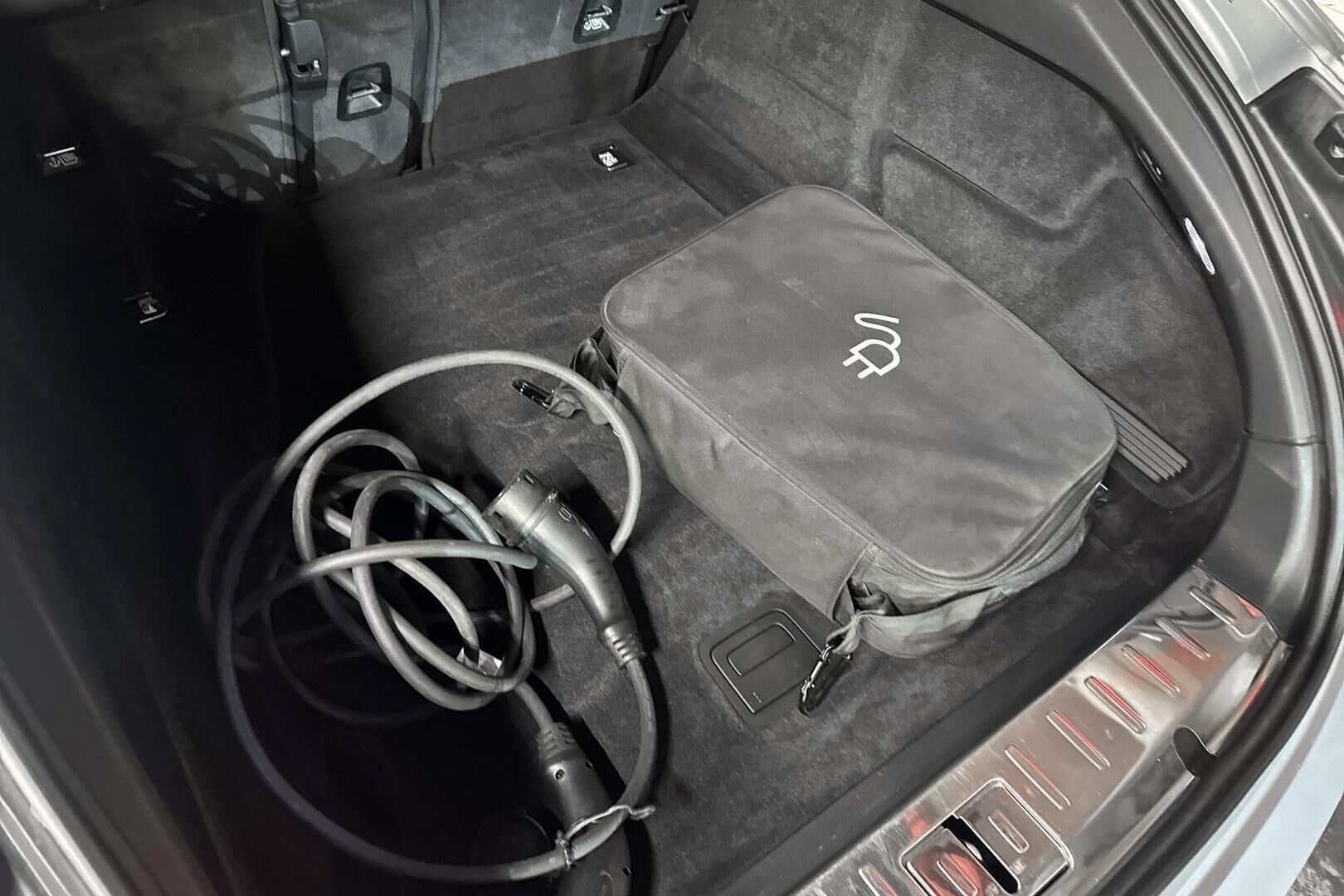 Porsche Panamera iso kuva 27