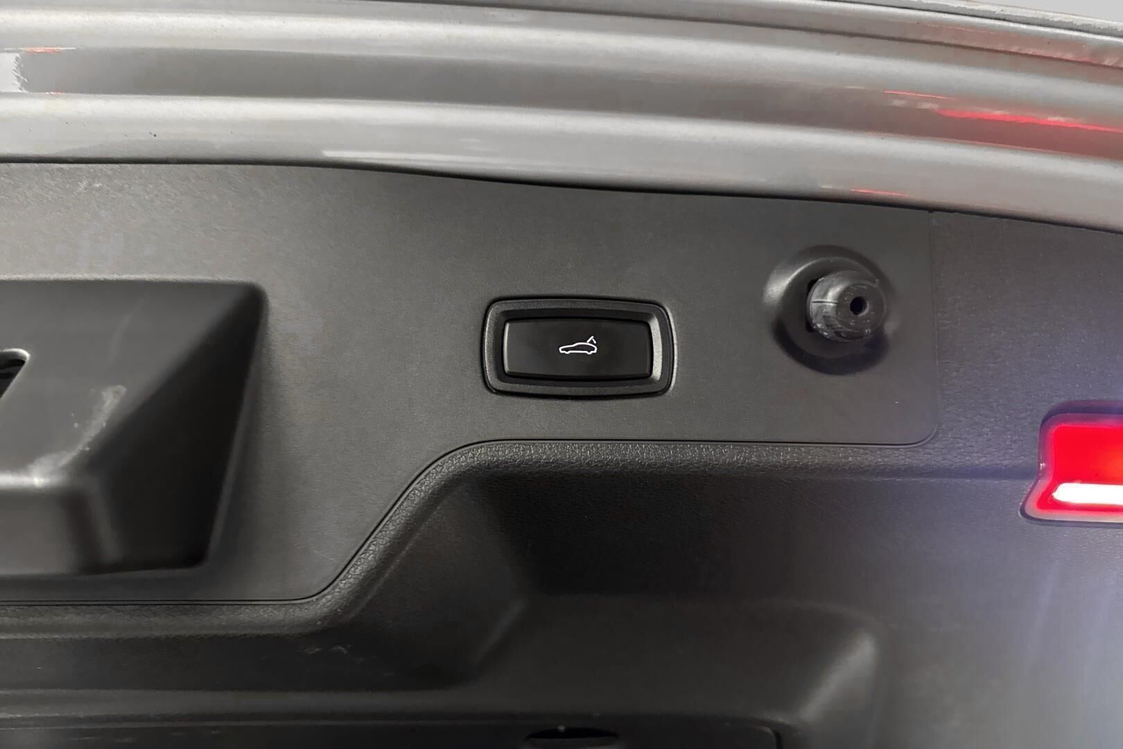 Porsche Panamera iso kuva 28