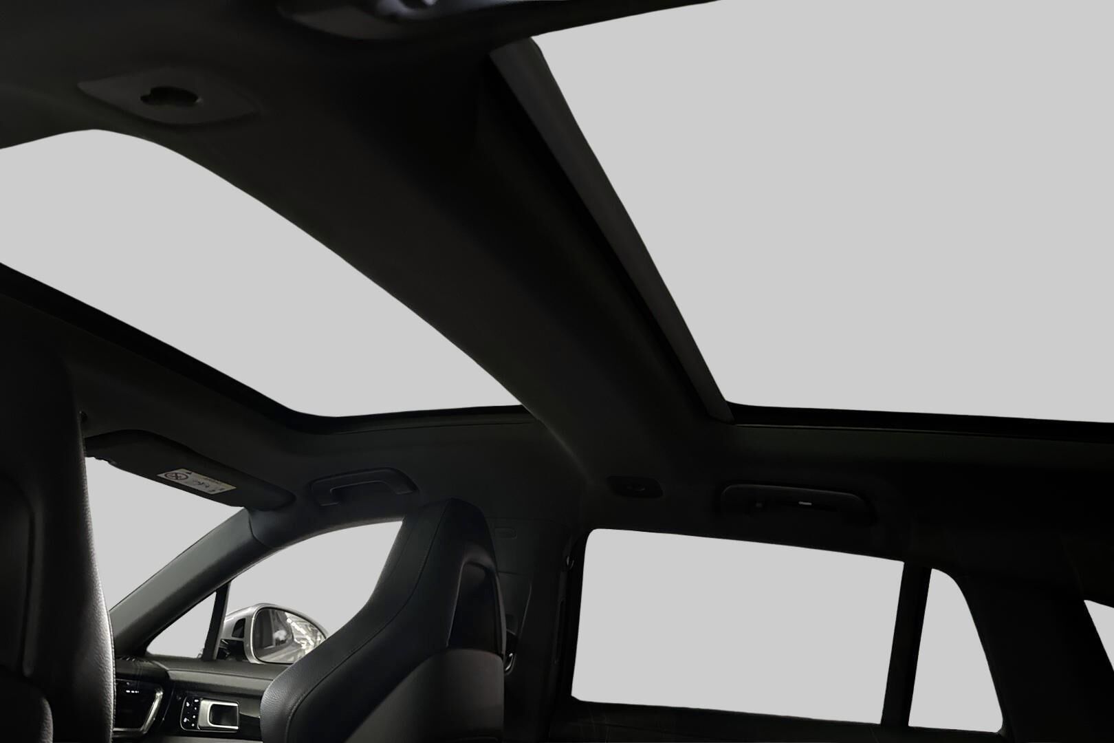 Porsche Panamera iso kuva 32
