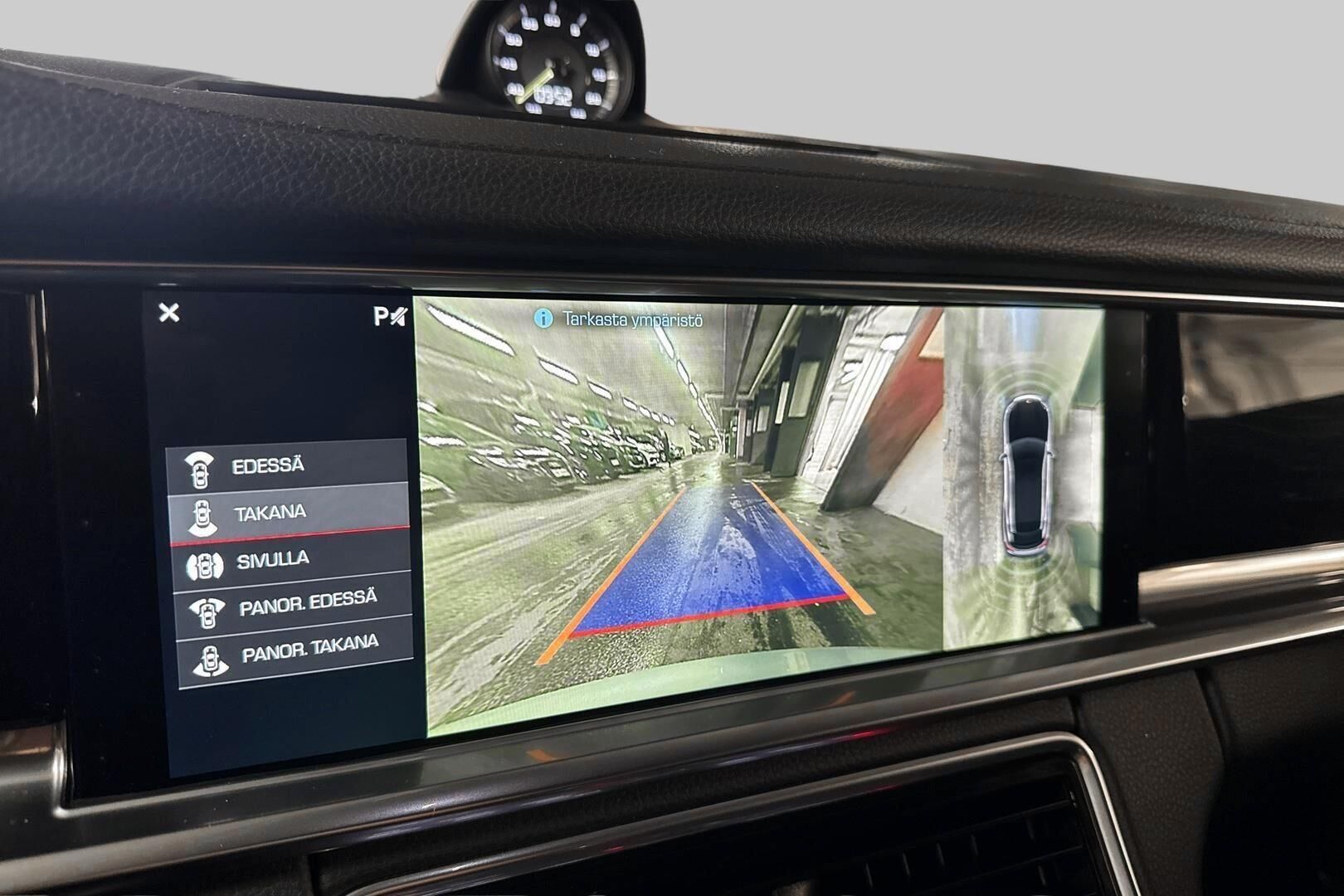Porsche Panamera iso kuva 38