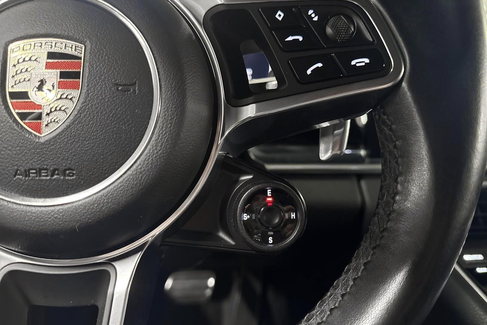 Porsche Panamera iso kuva 15