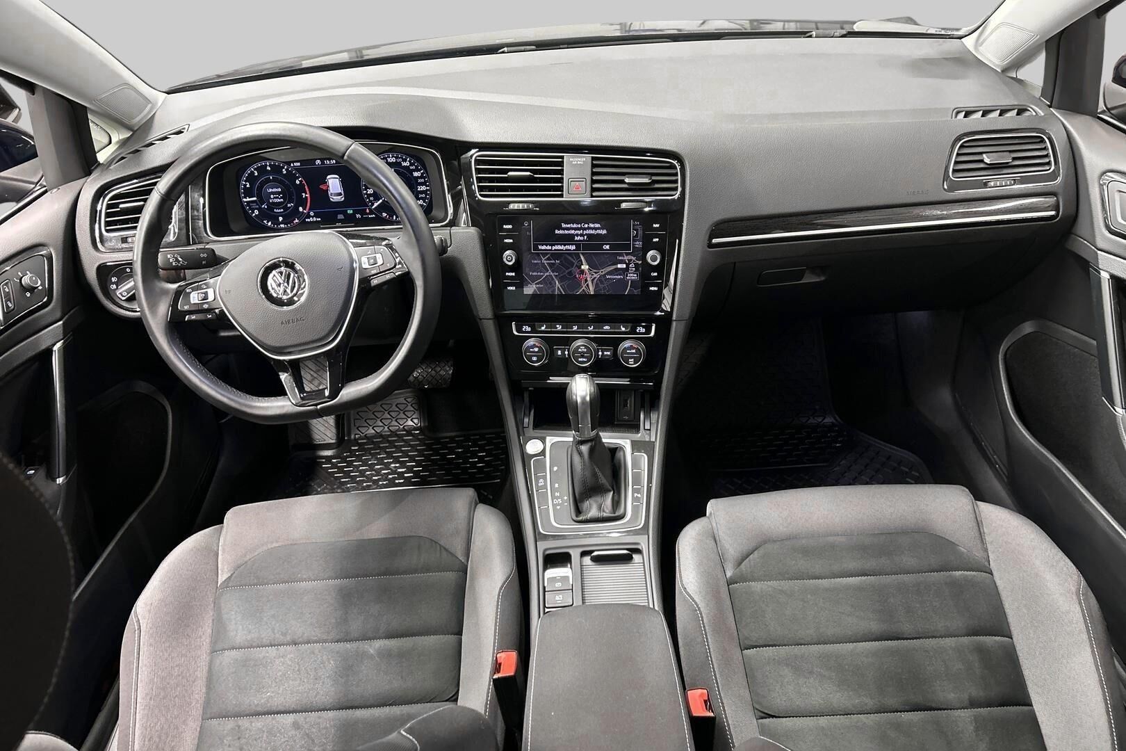 Volkswagen Golf iso kuva 11