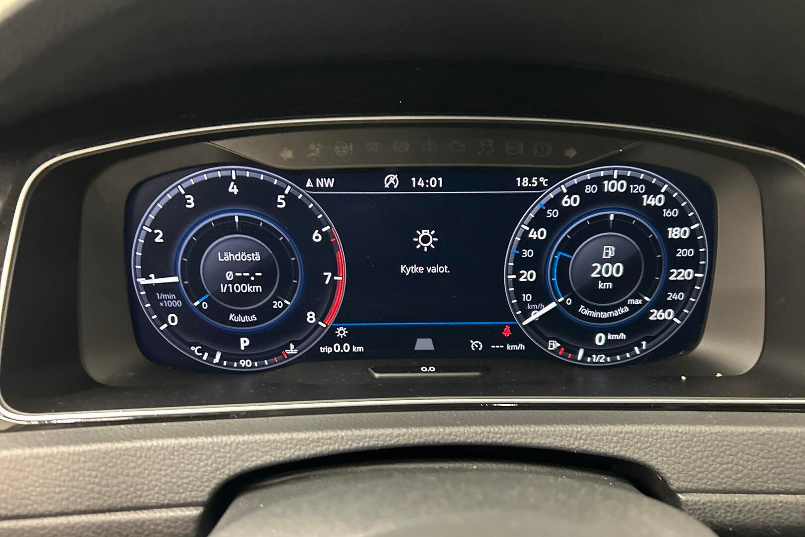Volkswagen Golf iso kuva 14