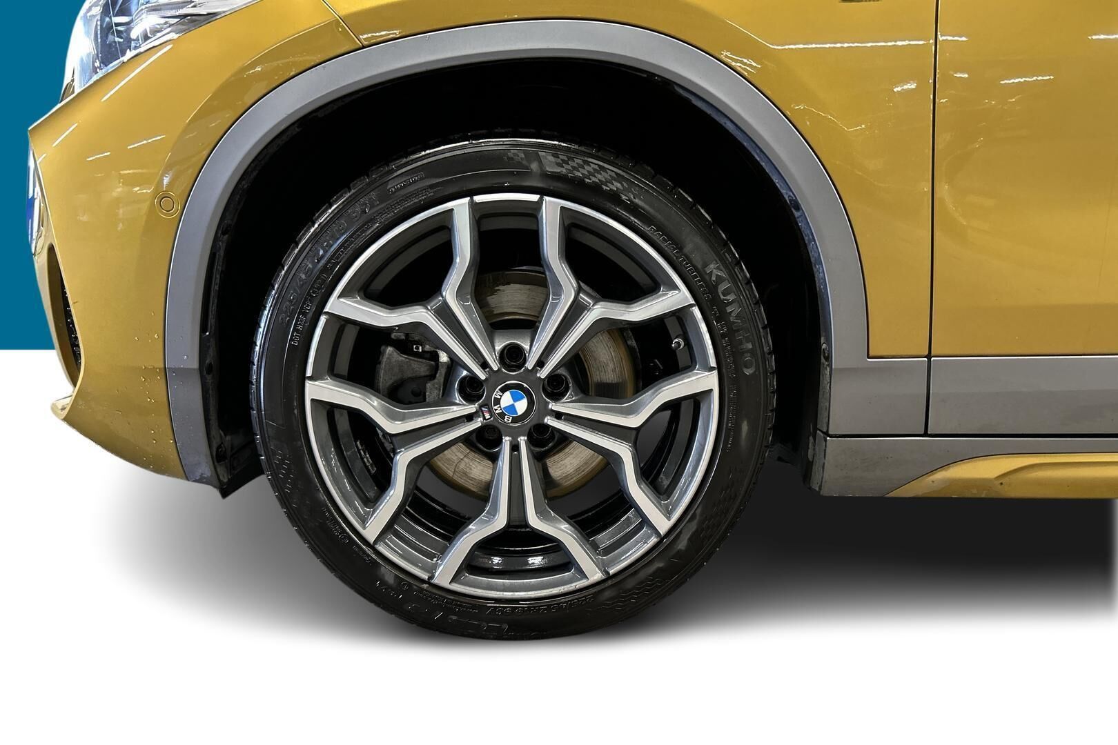 BMW X2 iso kuva 14