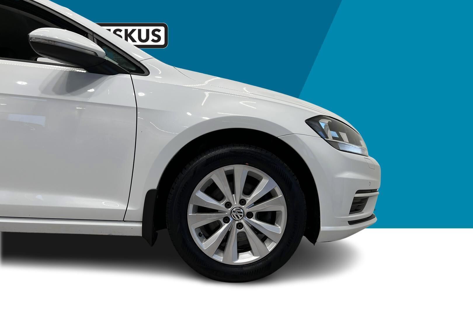 Volkswagen Golf iso kuva 11