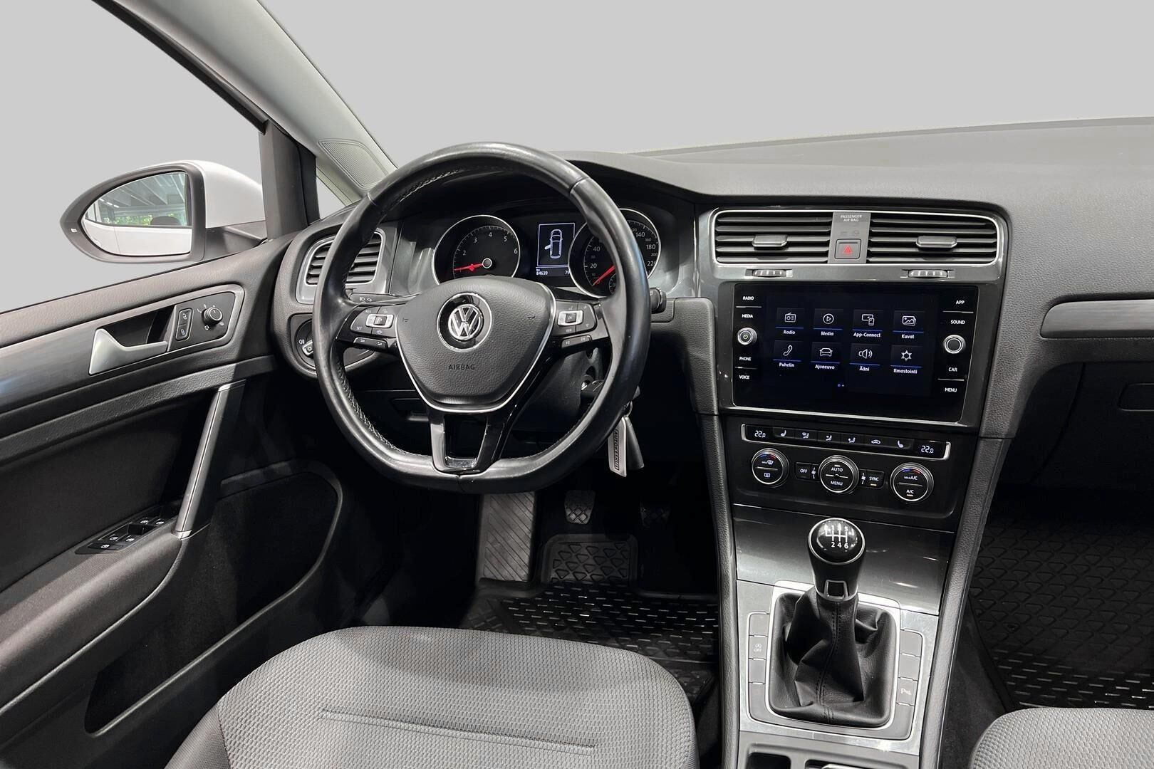 Volkswagen Golf iso kuva 25